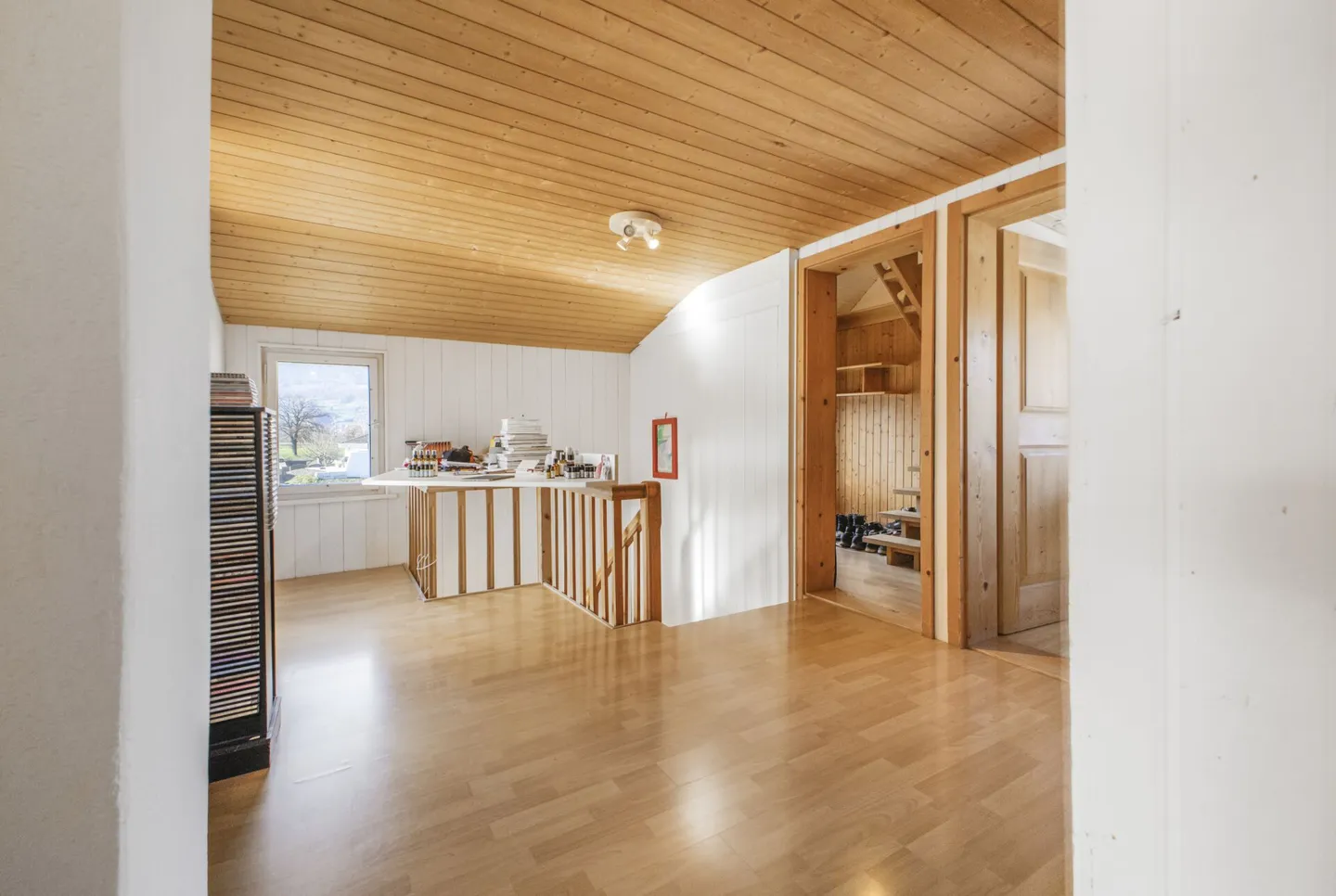 Grosszügiges 8.5-Zimmer-Einfamilienhaus mit viel Platz für die ganze Familie in Haag - Foto 20 von 25