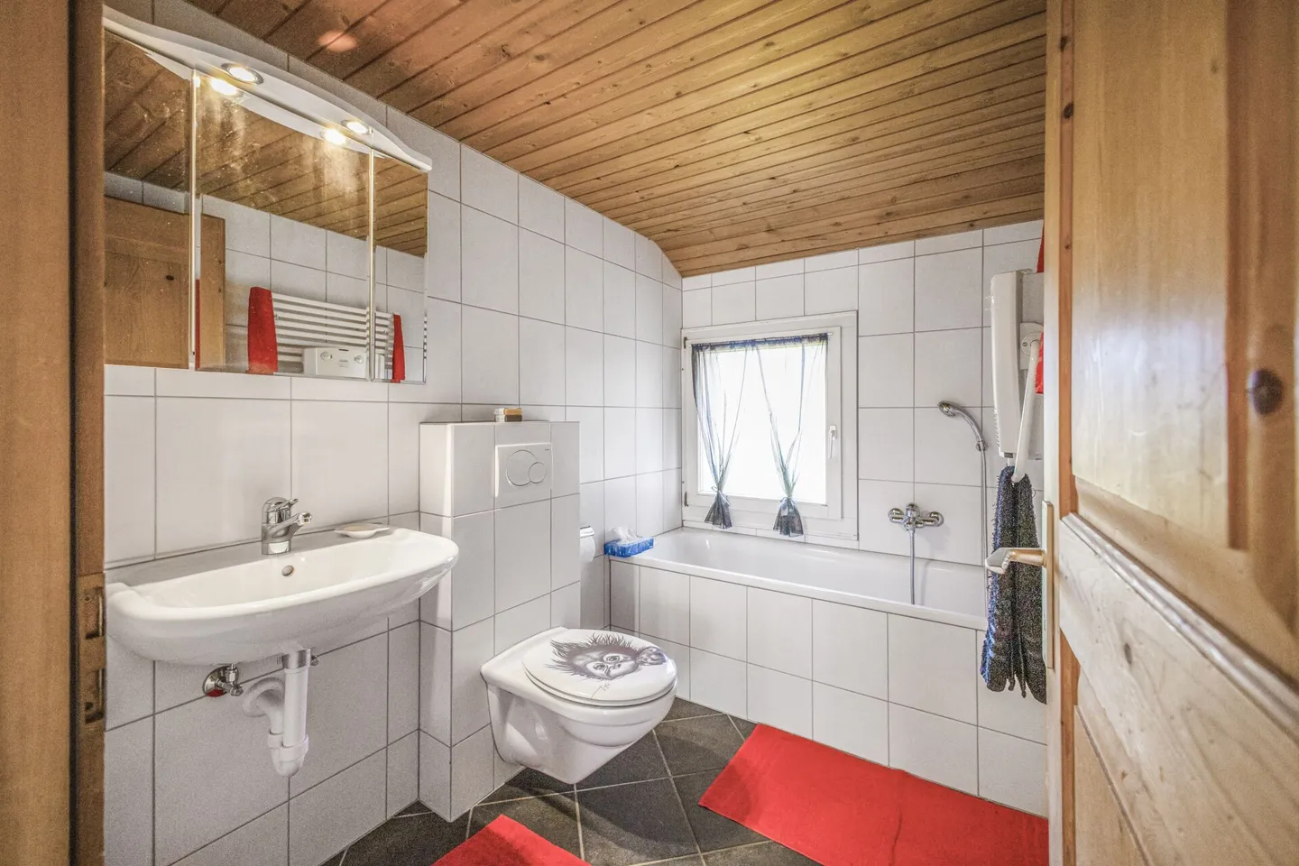 Grosszügiges 8.5-Zimmer-Einfamilienhaus mit viel Platz für die ganze Familie in Haag - Foto 22 von 25