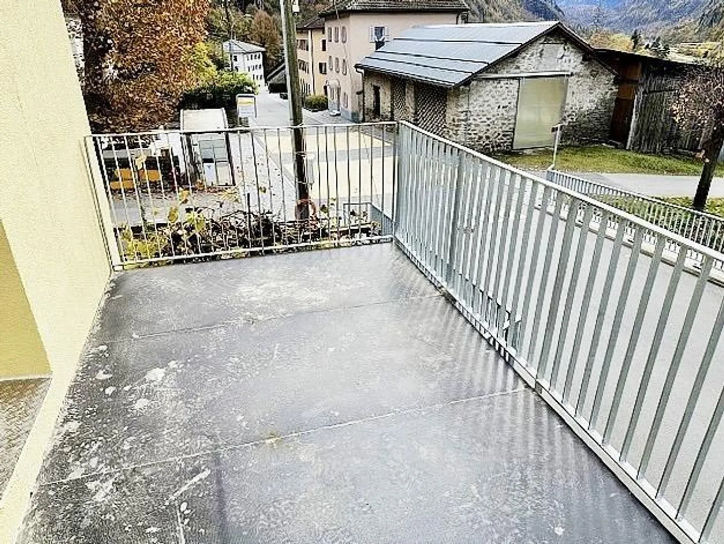 3 1/2-Room Attic Apartment with Balcony in a Very Central Location - Photo 11 of 19