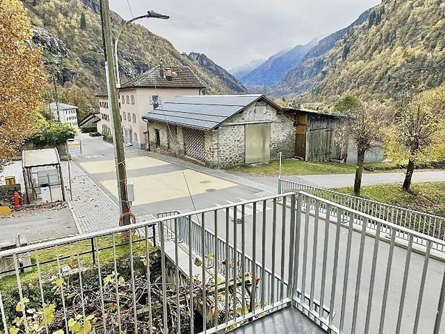 3 1/2-Room Attic Apartment with Balcony in a Very Central Location - Photo 12 of 19
