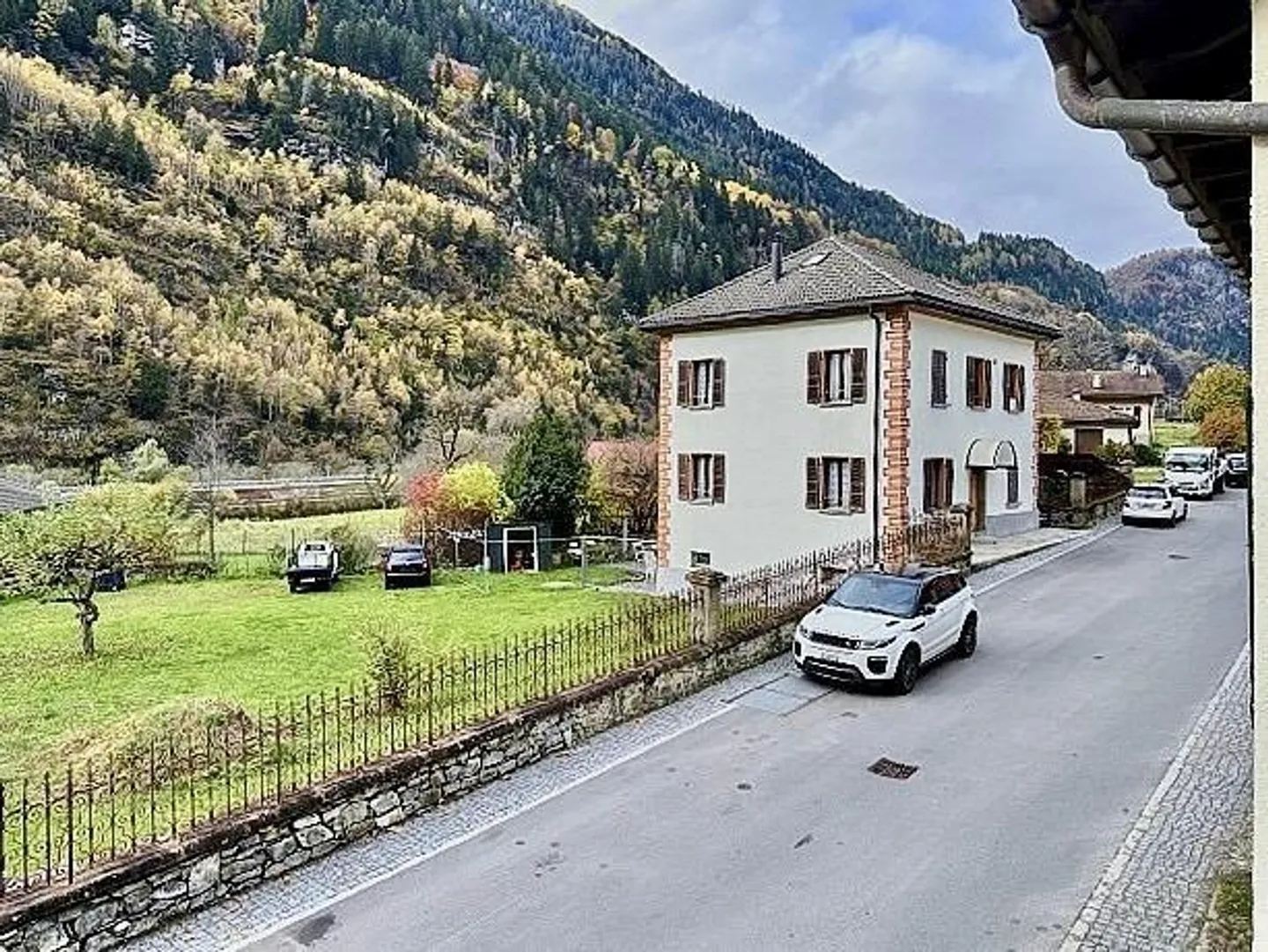 3 1/2-Room Attic Apartment with Balcony in a Very Central Location - Photo 13 of 19