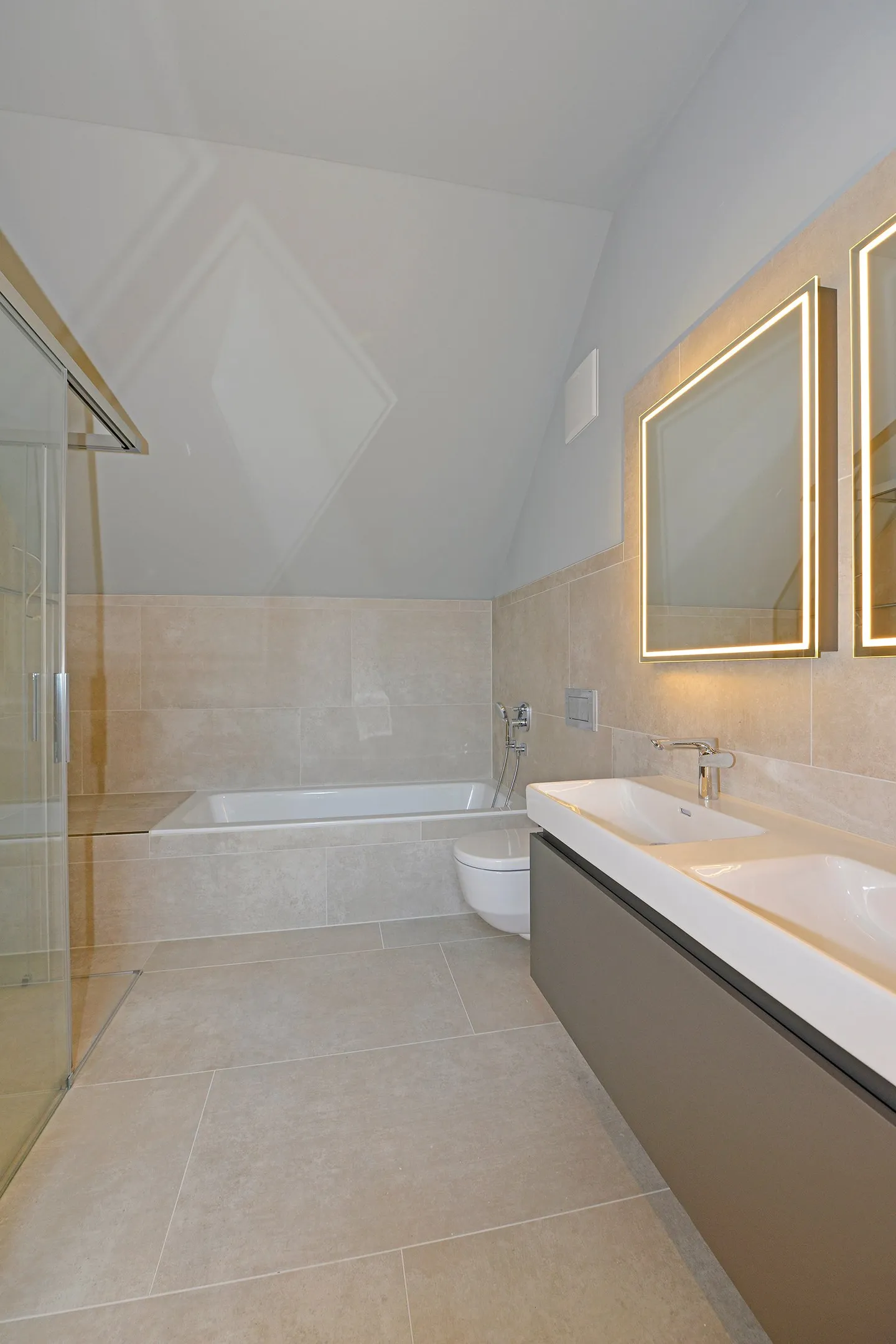 High-quality 3.5 room maisonette apartment (100m²+) in Bassersdorf - Photo 11 of 13