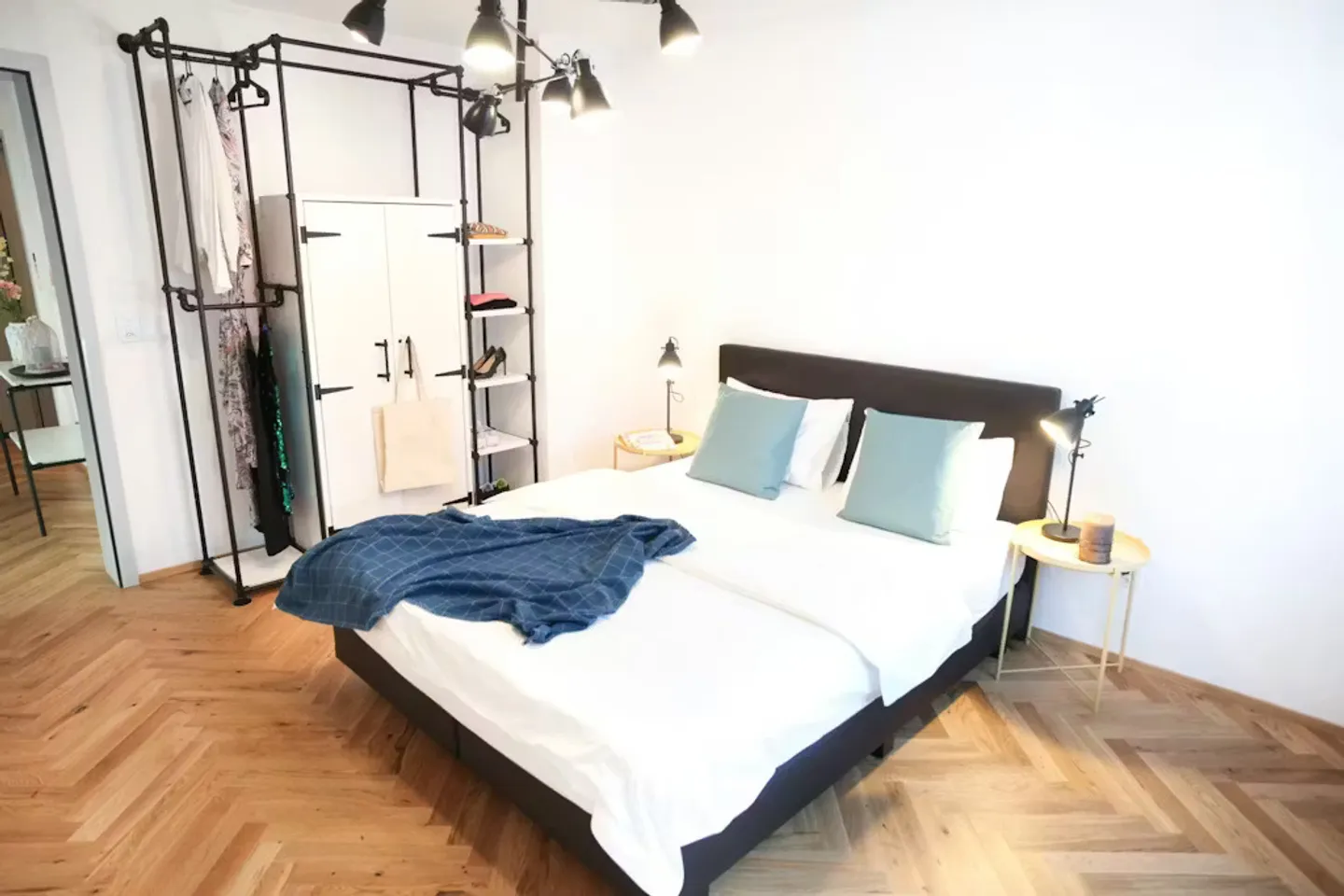 Charming Apartment in Zürich - Photo 4 of 4