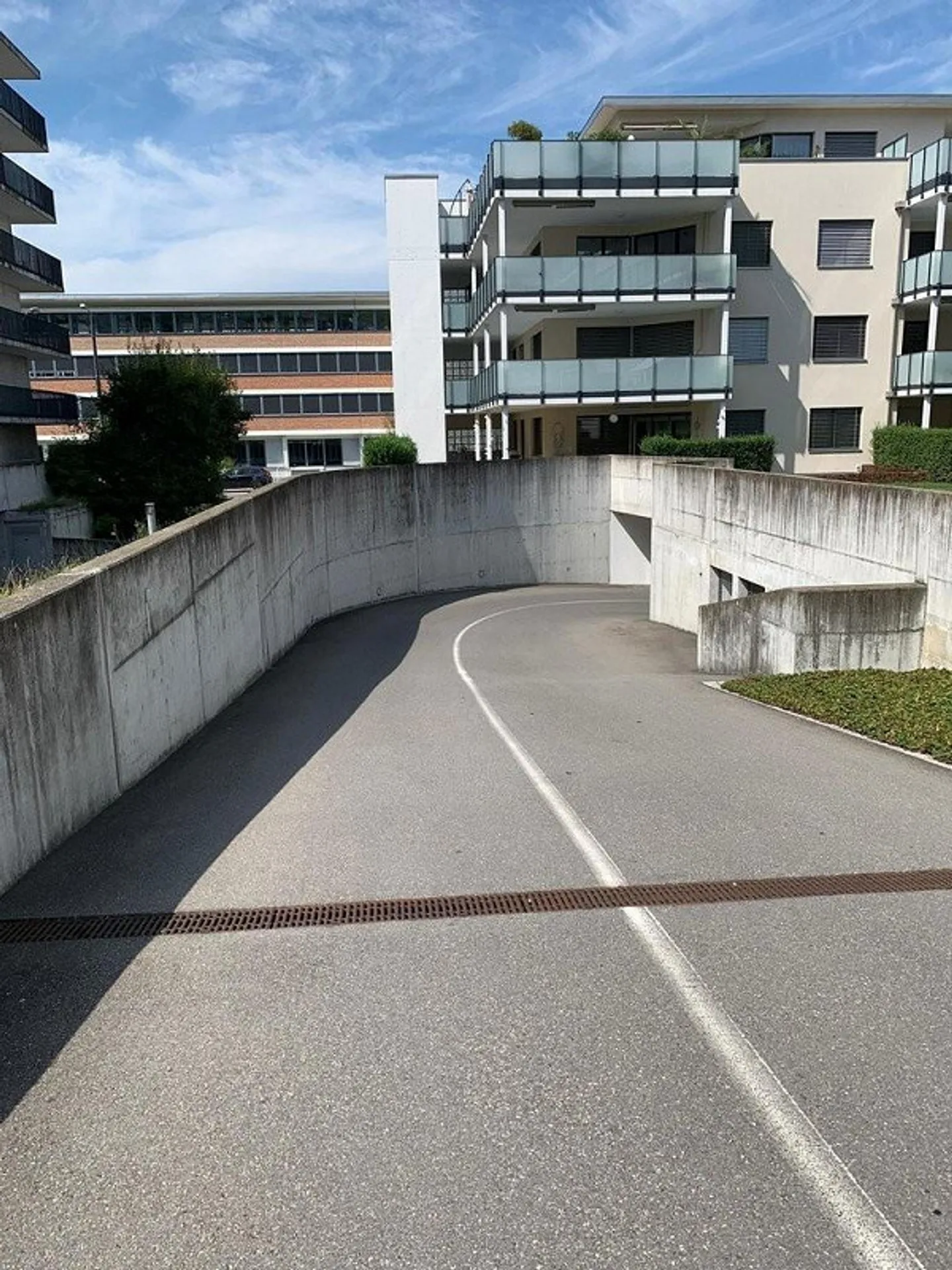 Motorcycle parking for rent - Photo 2 of 3