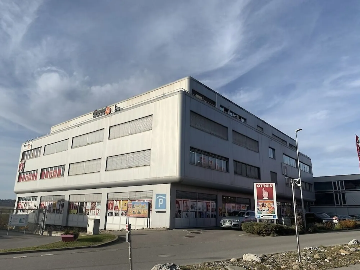 Geräumiger Gewerberaum in Düdingen - Foto 1 von 13