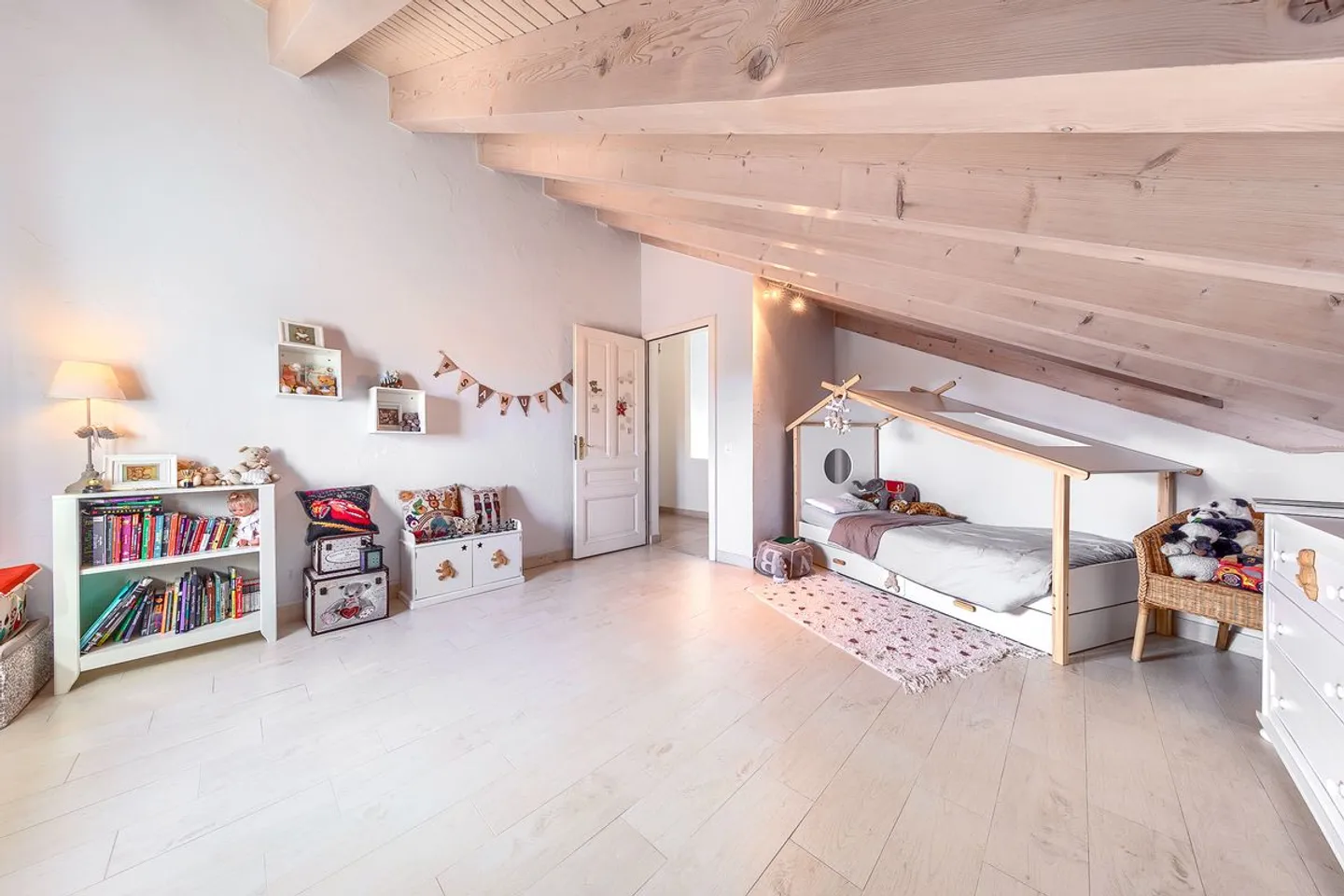 Bellissimo appartamento attico, a due passi da Morges! - Foto 8 di 12