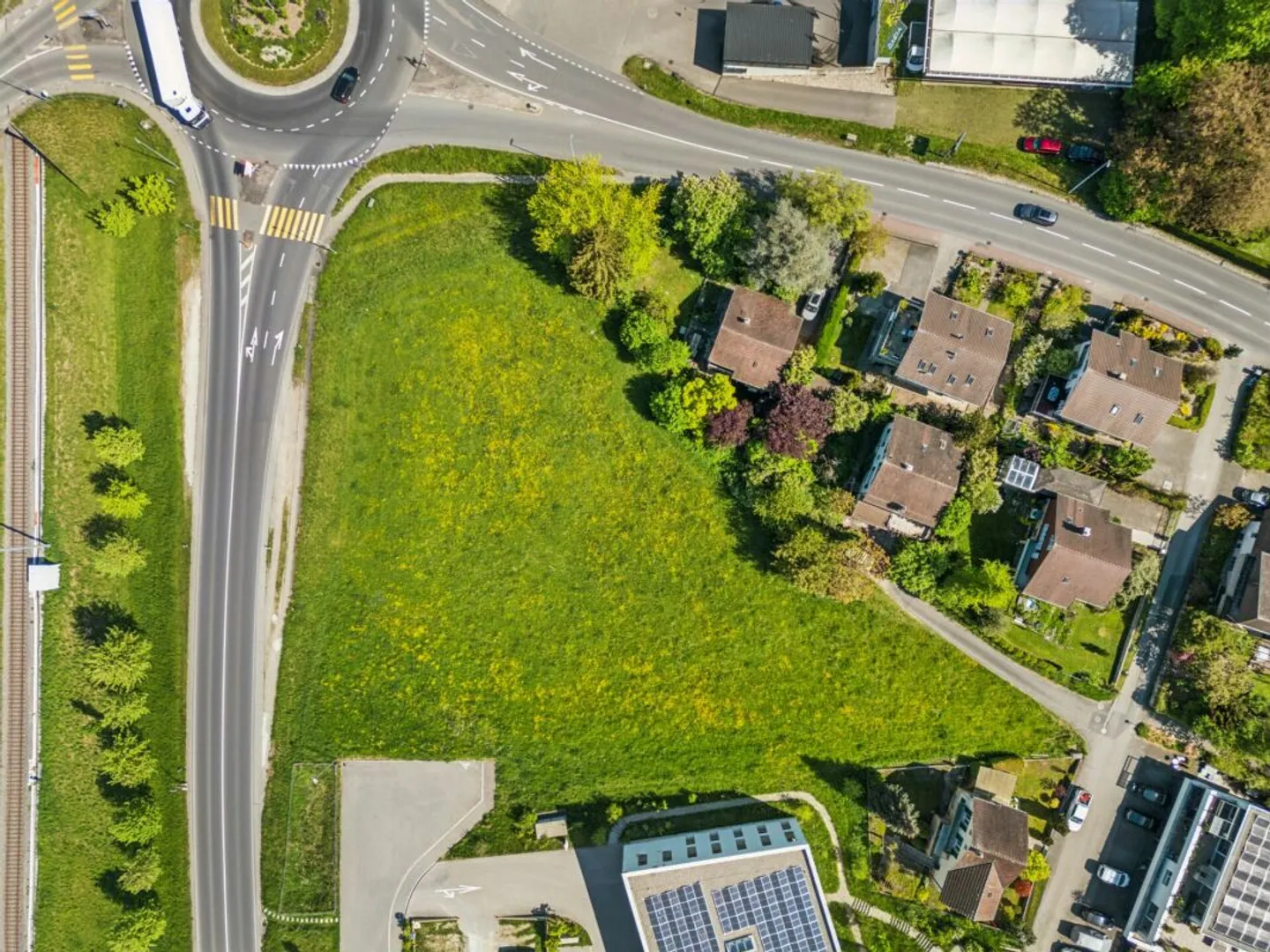 Spacious Commercial Land in Murten - Photo 5 of 10