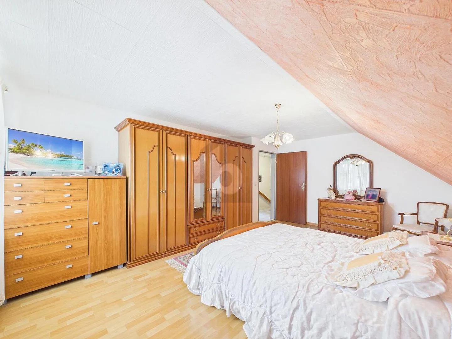 Charmantes Einfamilienhaus mit Garten - Foto 5 von 6