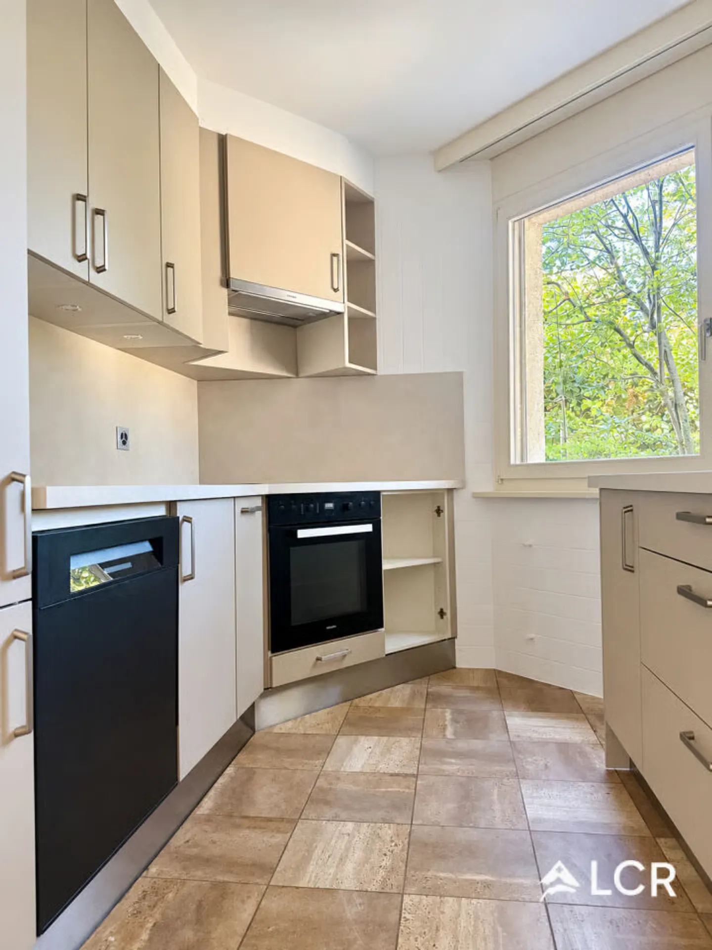 Bel appartement de 4.5p à Sion - Photo 3 sur 13
