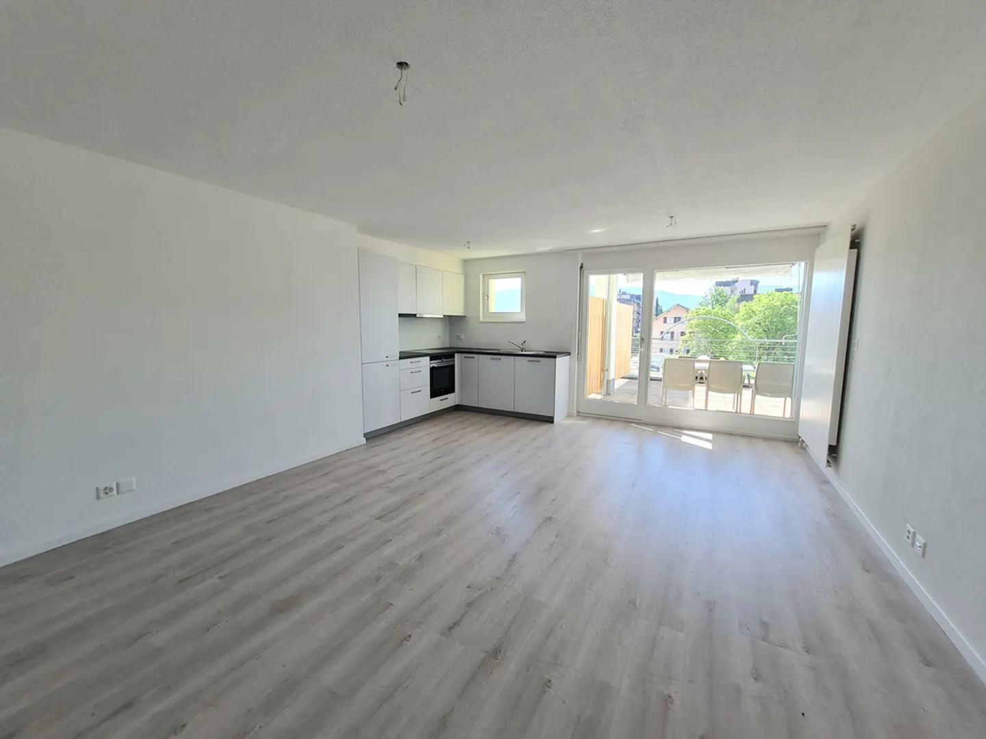 Renovated Apartment with Terrace - Photo 4 of 8