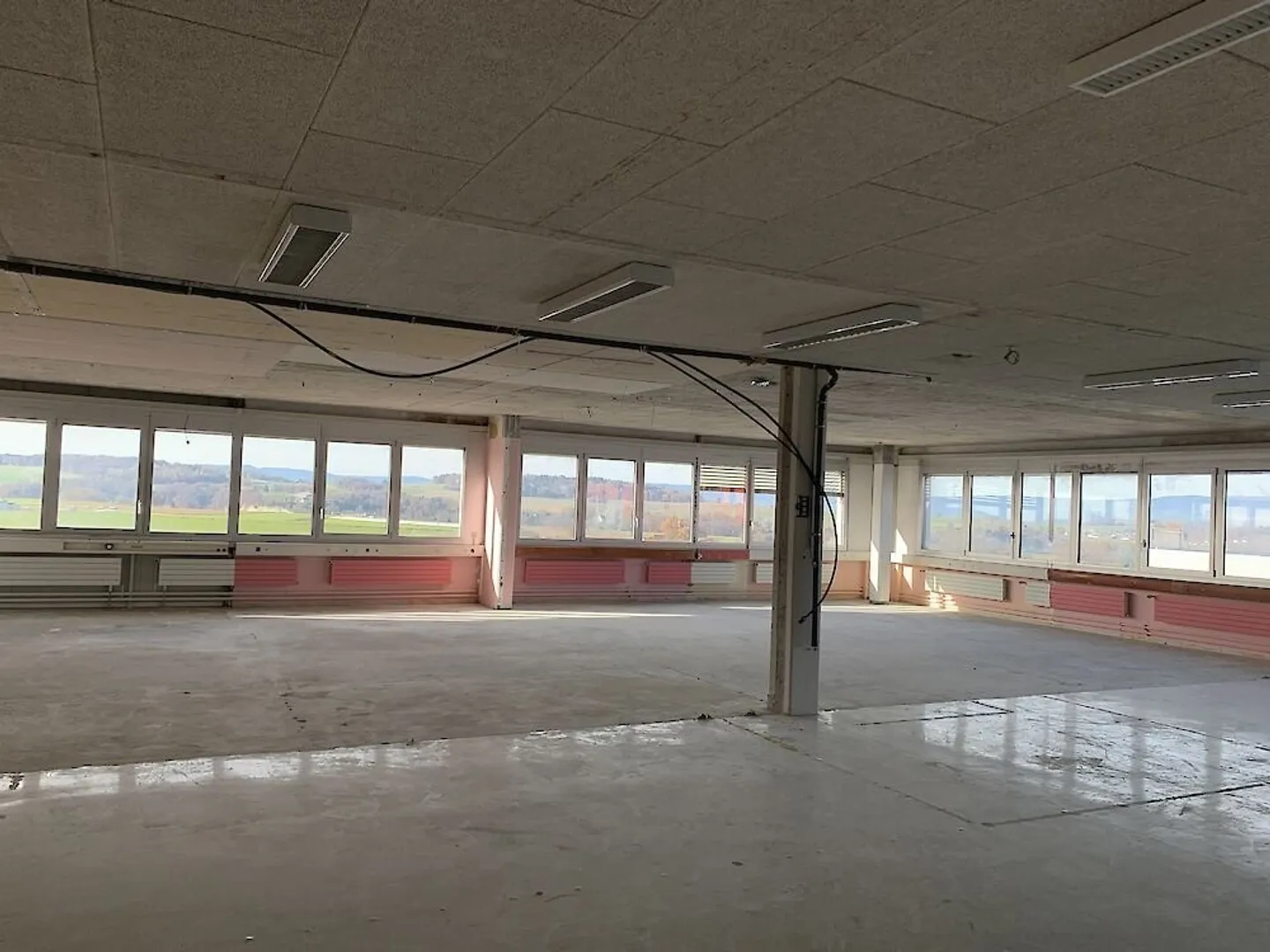 Geräumiger Gewerberaum in Düdingen - Foto 6 von 13