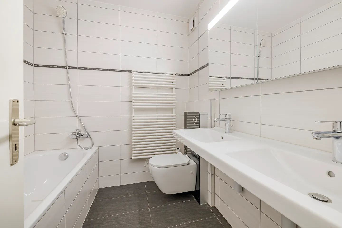 Bien d'investissement avec 6 appartements - Givisiez FR - Photo 2 sur 3