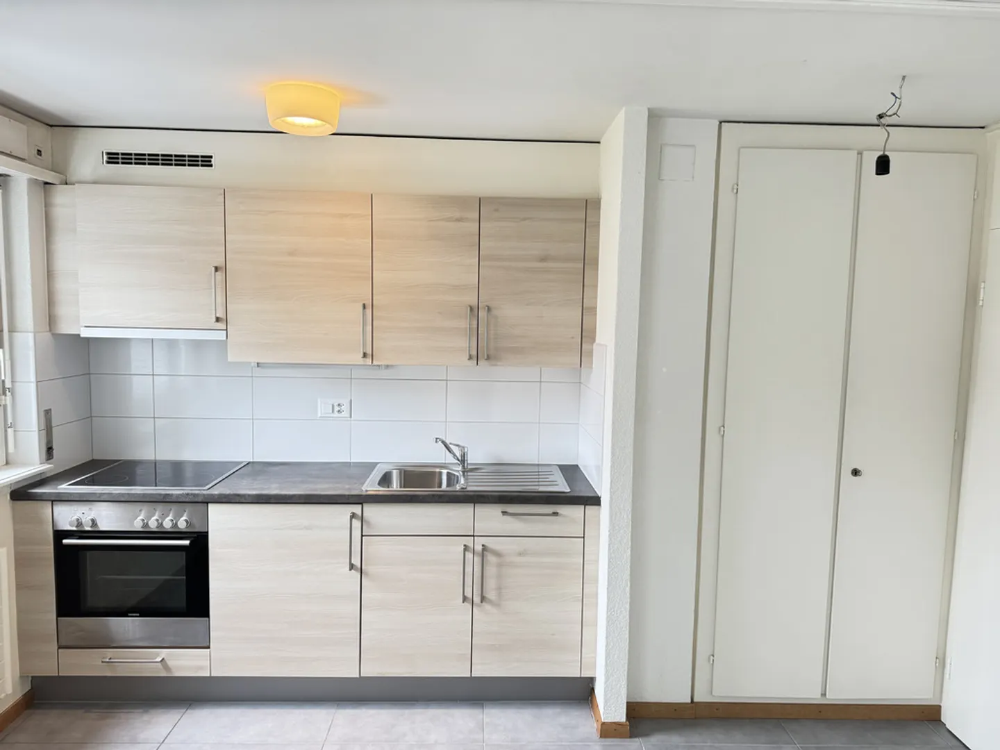 Modernes Apartment Nähe Geschäfte - Foto 3 von 4
