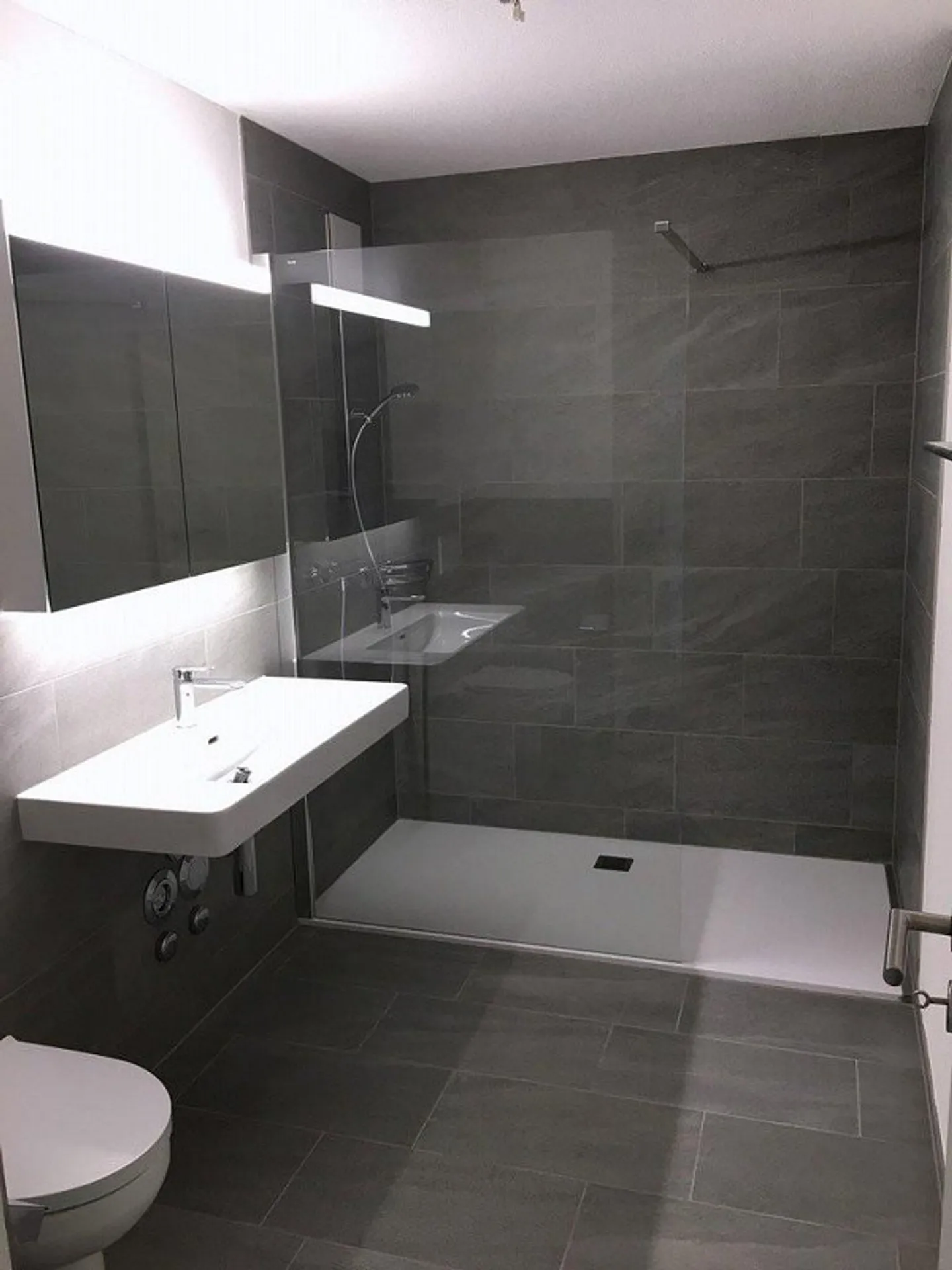 Appartamento luminoso e moderno di 1,5 stanze a Gerlafingen - Foto 3 di 7