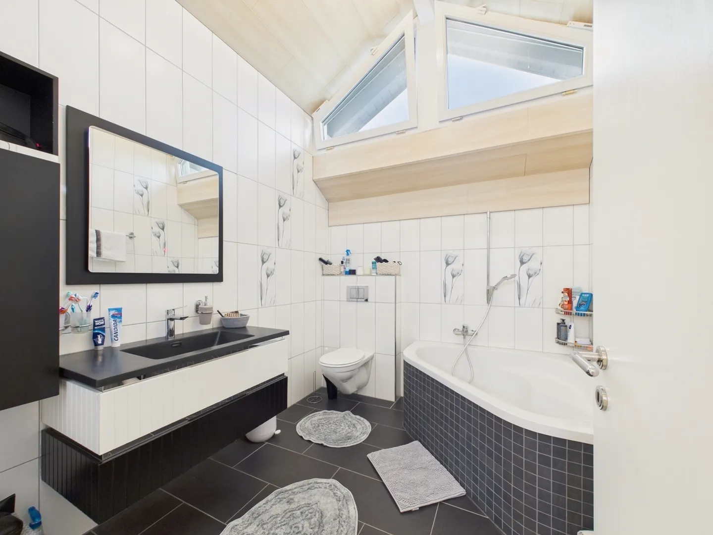 Modern 6.5-room semi-detached house in Uznach - Photo 12 of 13