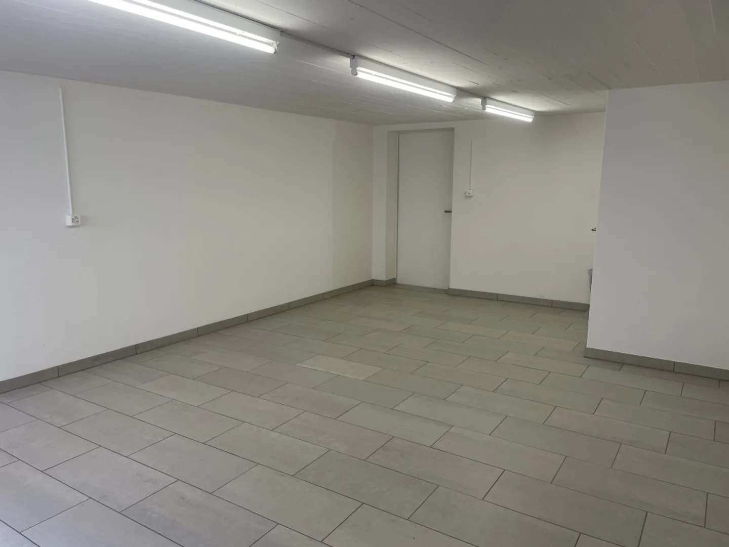 «Hobbyraum mit WC in Schlieren» - Foto 3 von 8