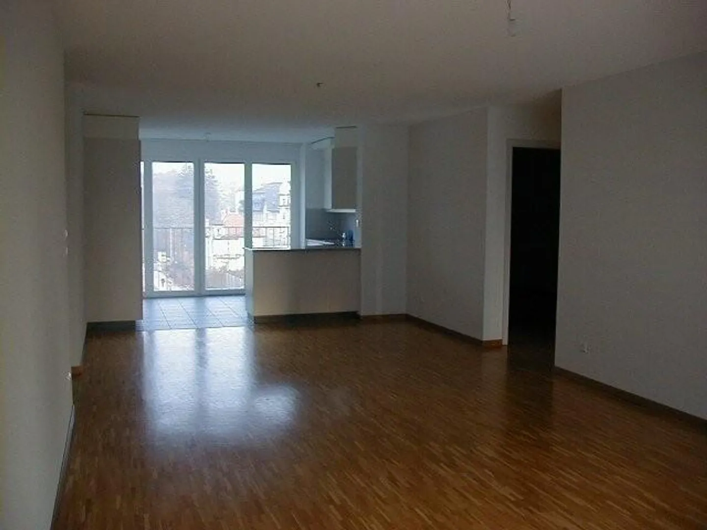 Family-friendly 4 1/2-room apartment in a prime location - Photo 5 of 11