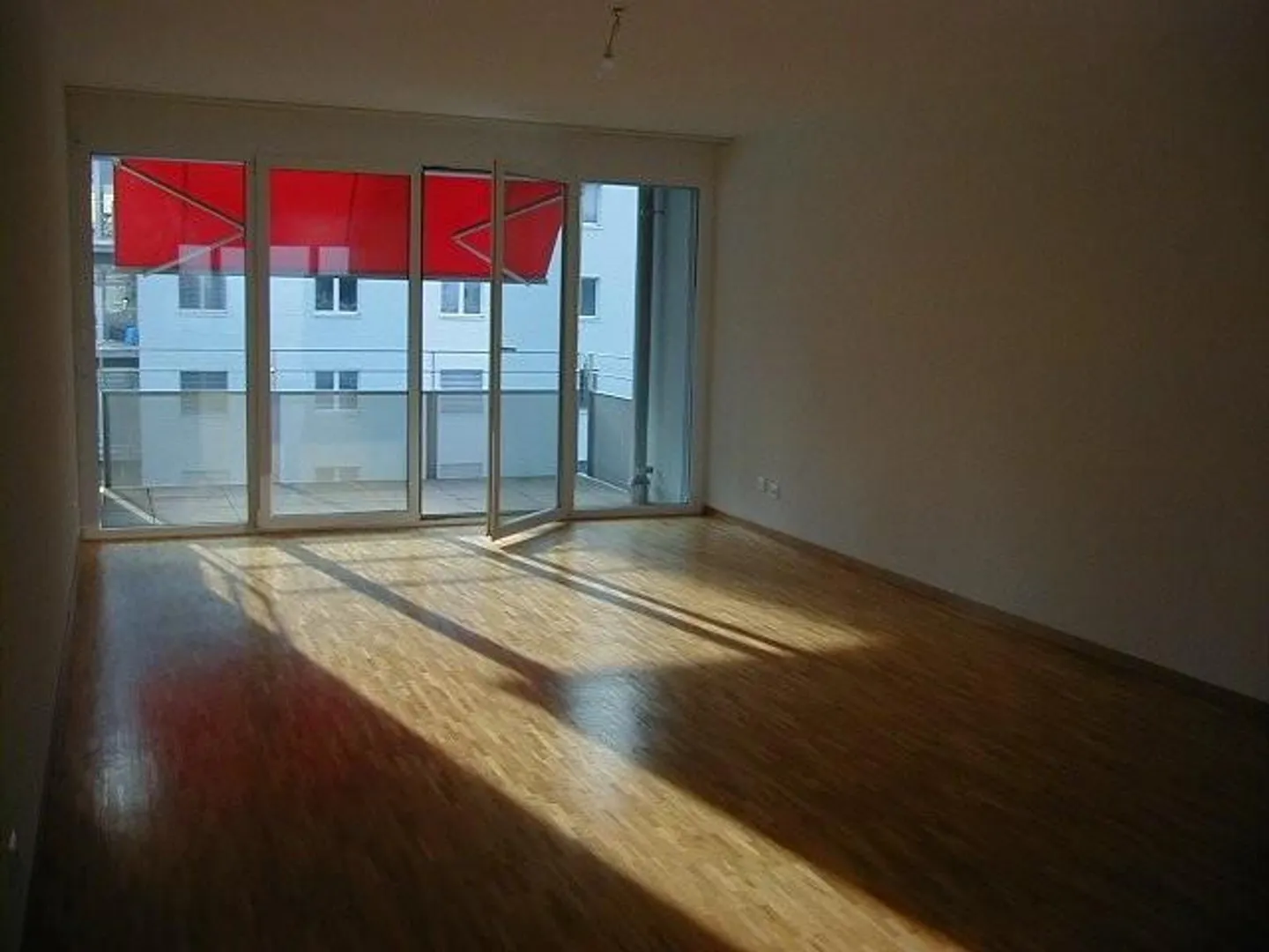 Family-friendly 4 1/2-room apartment in a prime location - Photo 10 of 11
