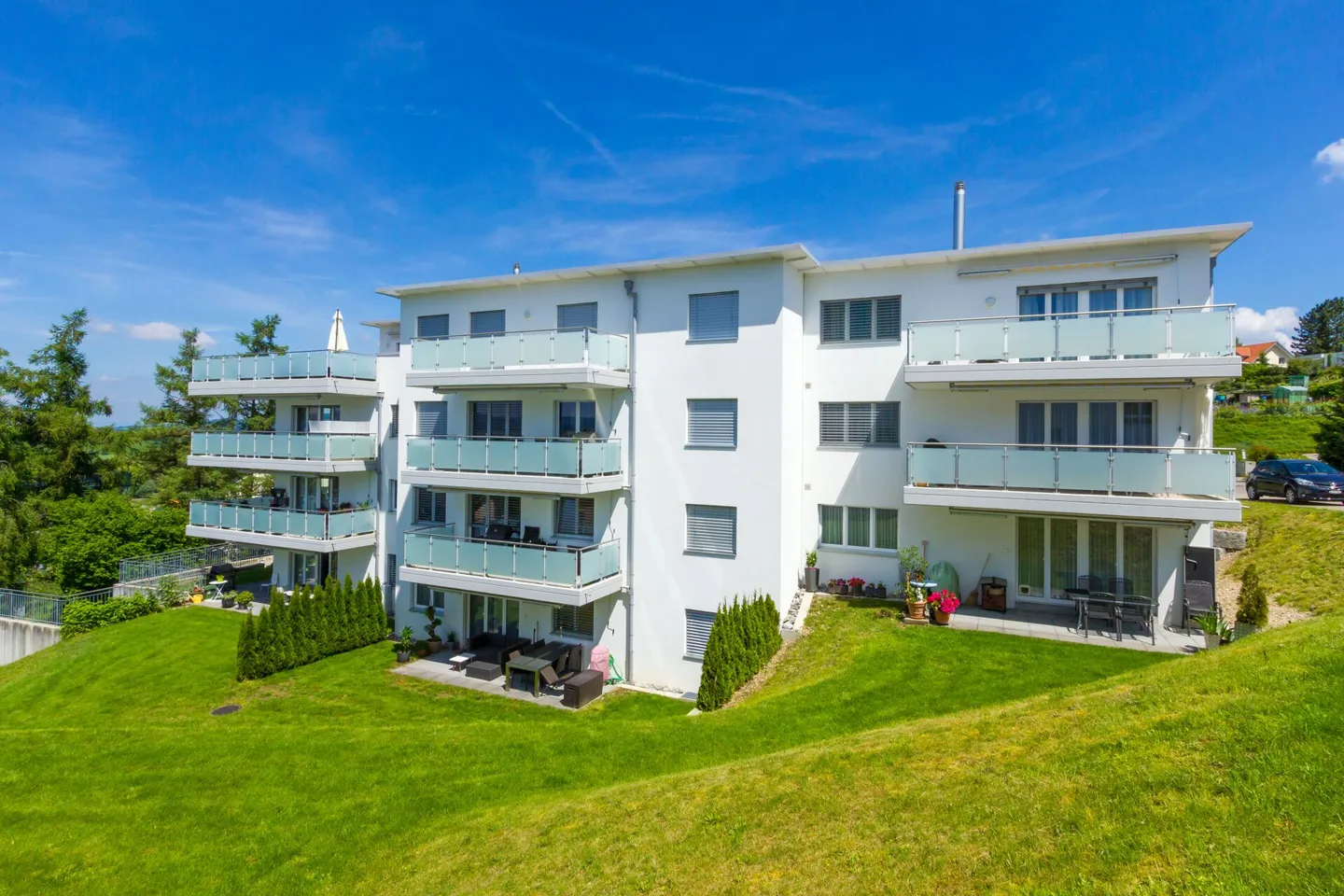 Modern 4.5 room apartment with large balcony - Photo 1 of 10