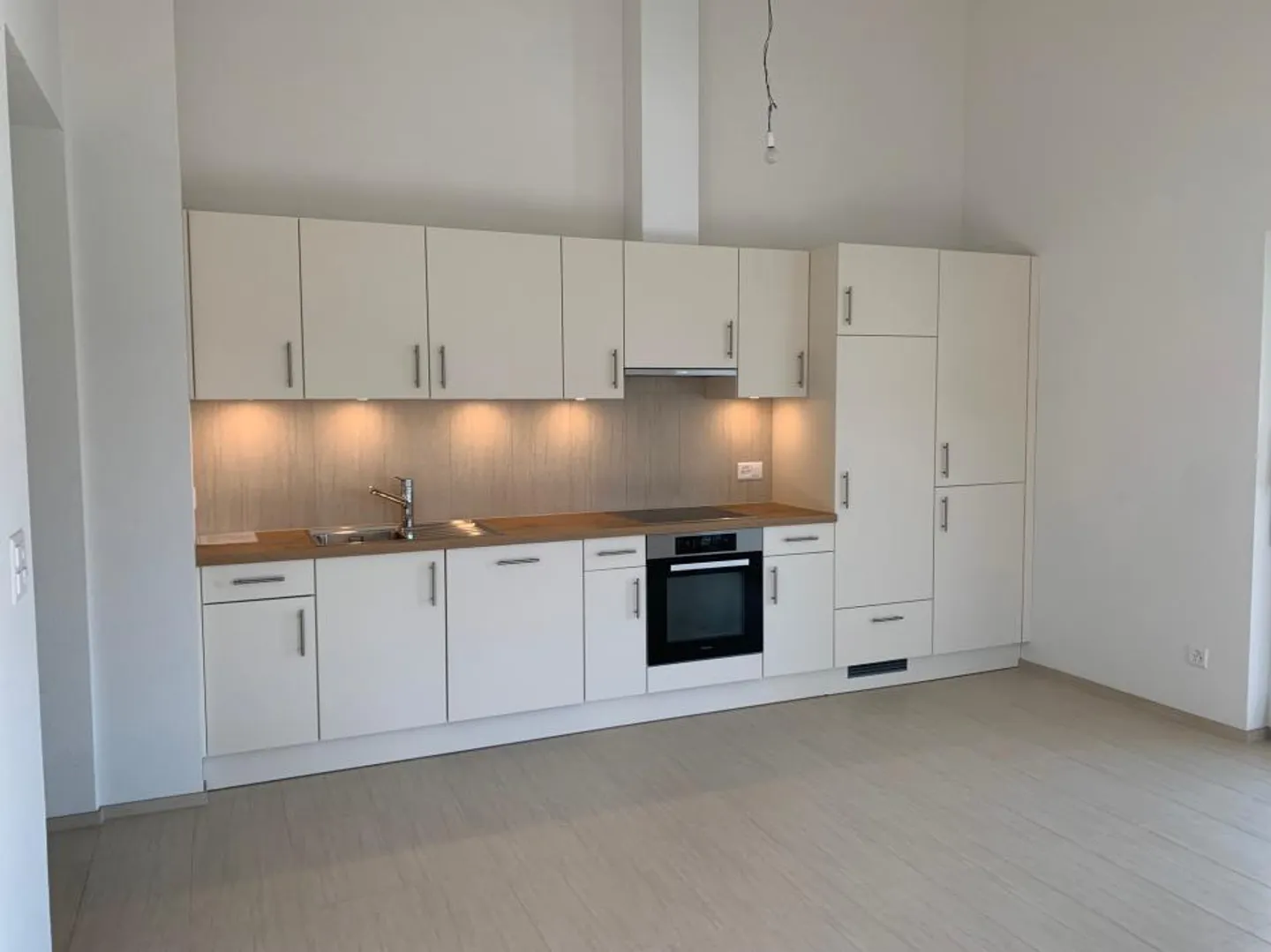 Congratulations on this beautiful 3.5-room apartment in the attic - Photo 1 of 10