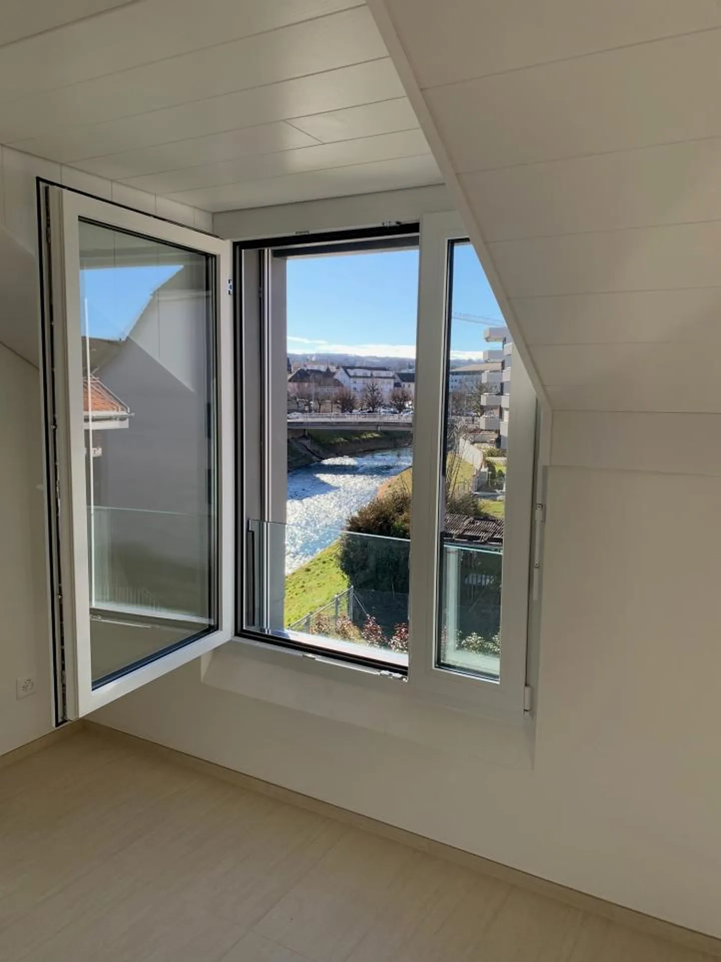 Congratulations on this beautiful 3.5-room apartment in the attic - Photo 2 of 10