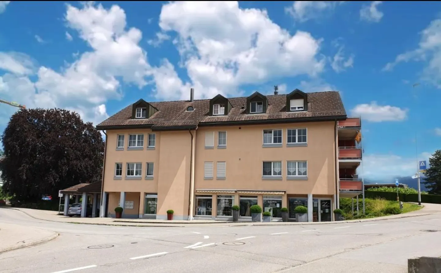 Moderne Wohnung mit grosser Terrasse - Foto 1 von 7