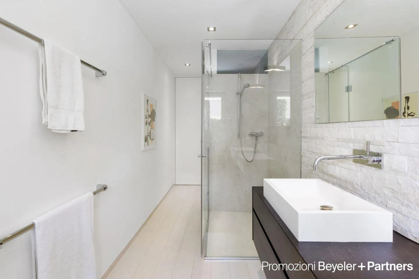 Fantastic garden apartment with 2nd residence, close to the lake and city center - Photo 18 of 20