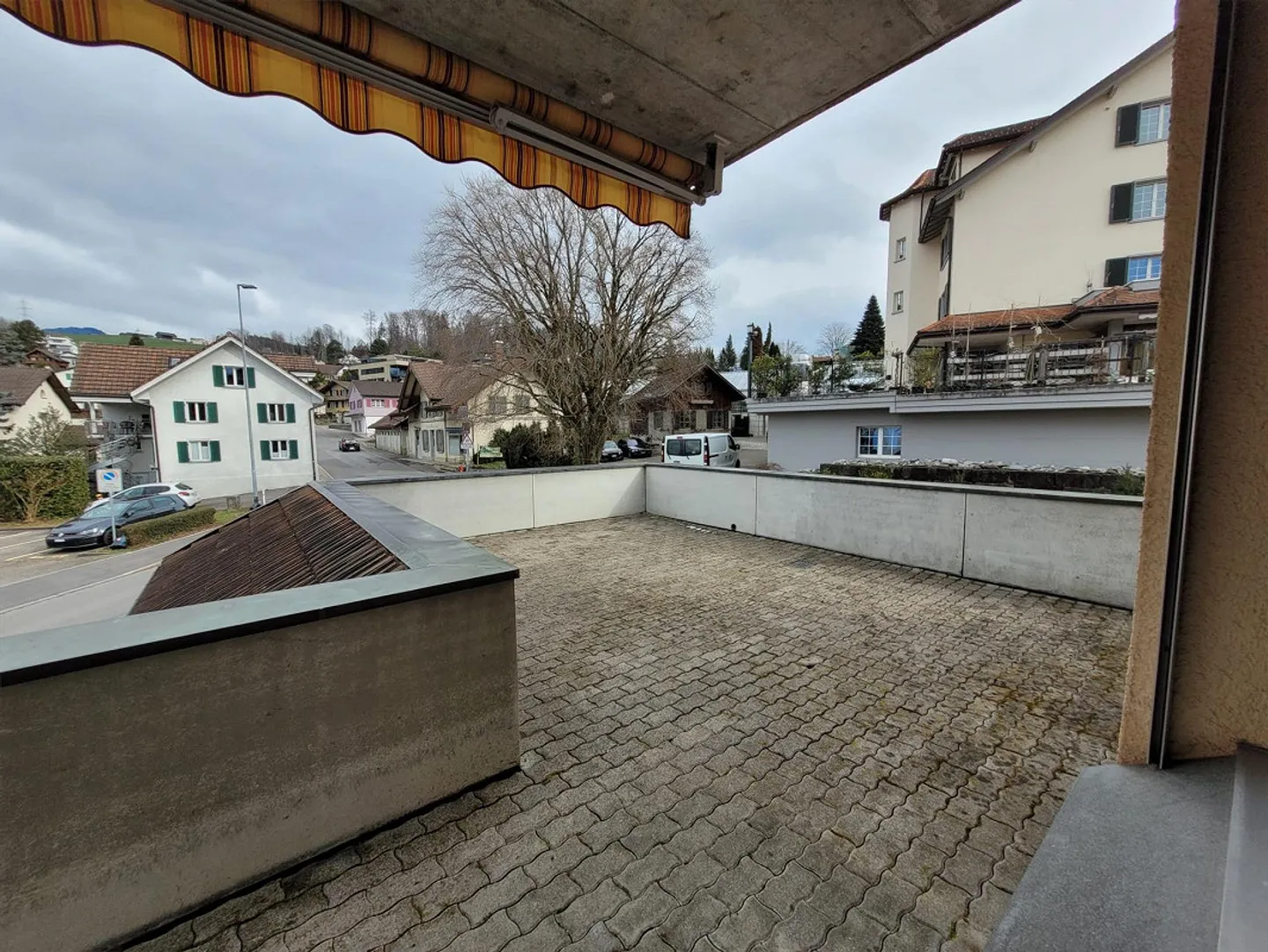 Moderne Wohnung mit grosser Terrasse - Foto 7 von 7