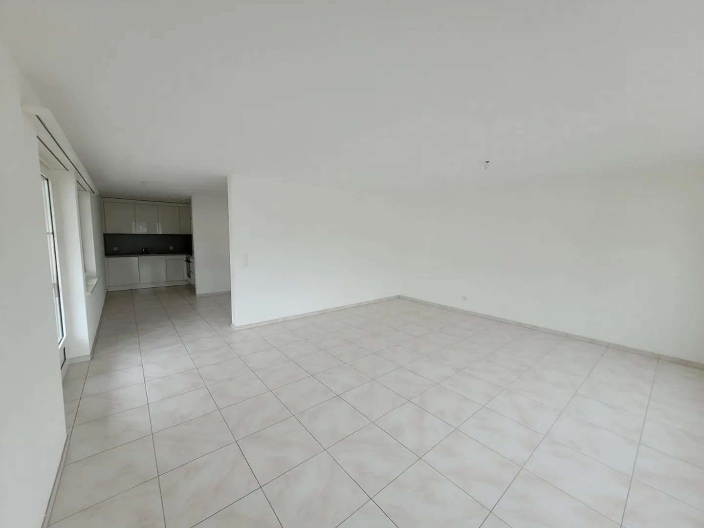 Moderne Wohnung mit grosser Terrasse - Foto 3 von 7
