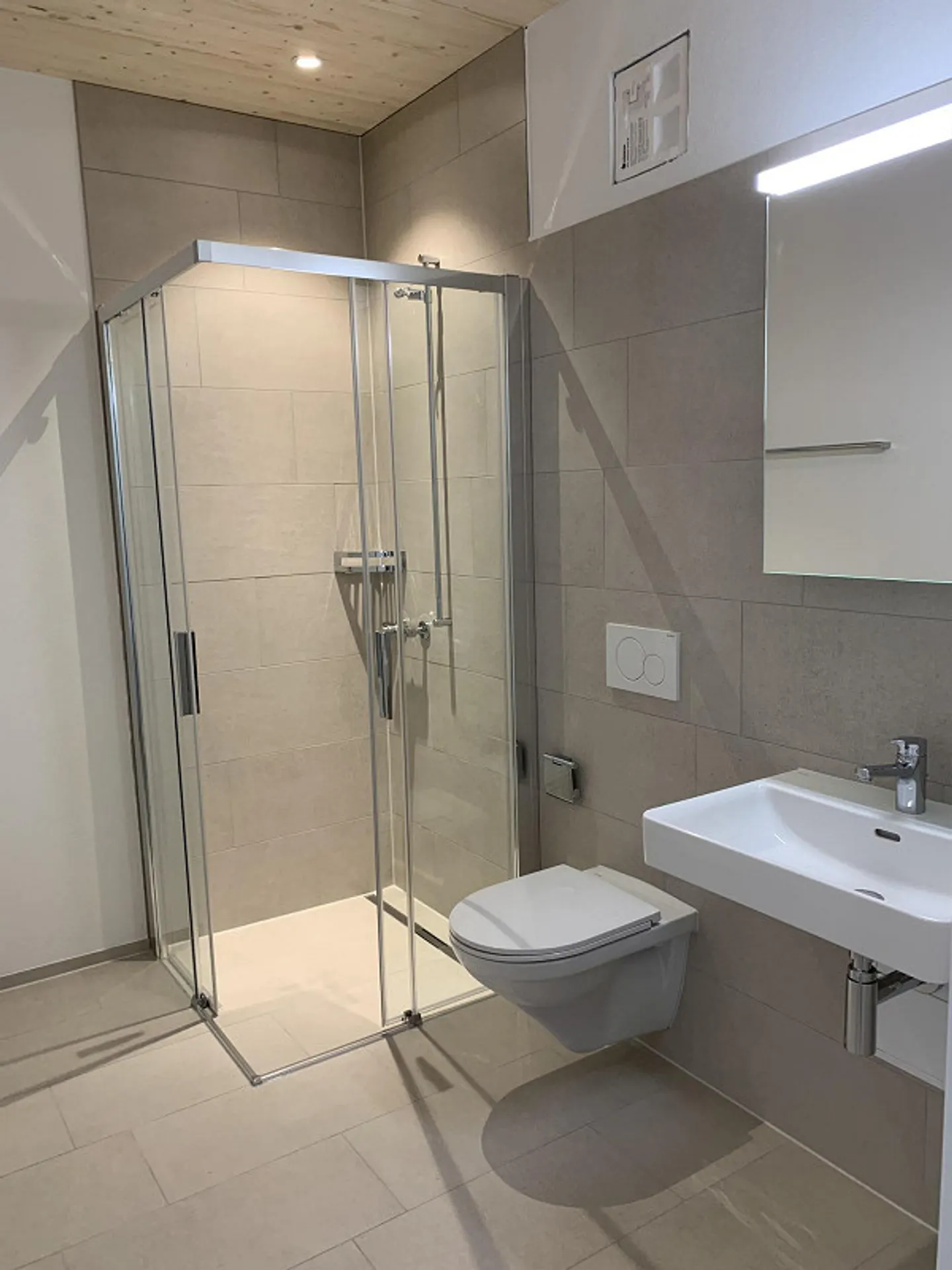 Appartement lumineux de 4,5 pièces dans un emplacement central à quelques pas de la gare - Photo 3 sur 27