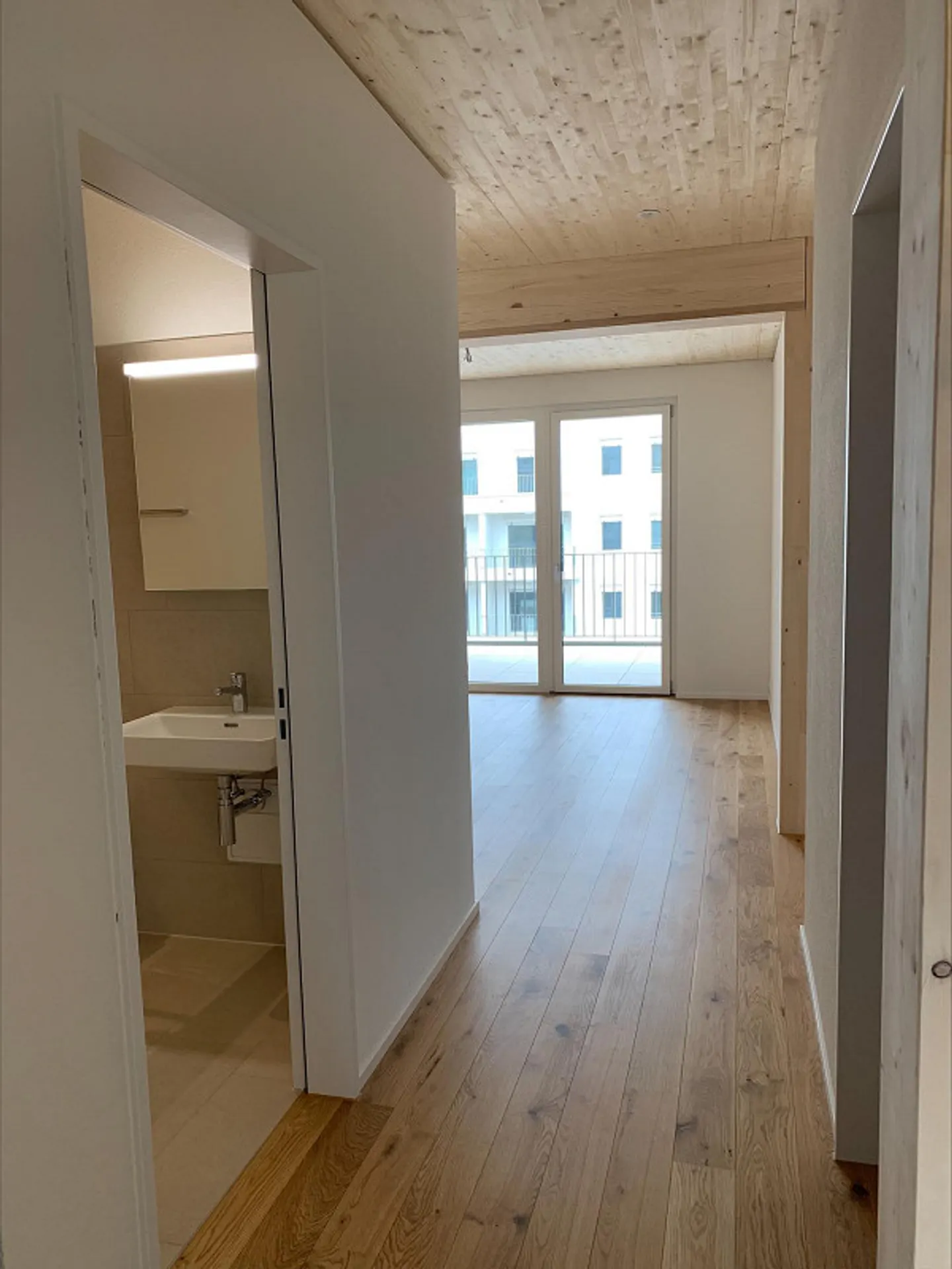 Appartement lumineux de 4,5 pièces dans un emplacement central à quelques pas de la gare - Photo 4 sur 27