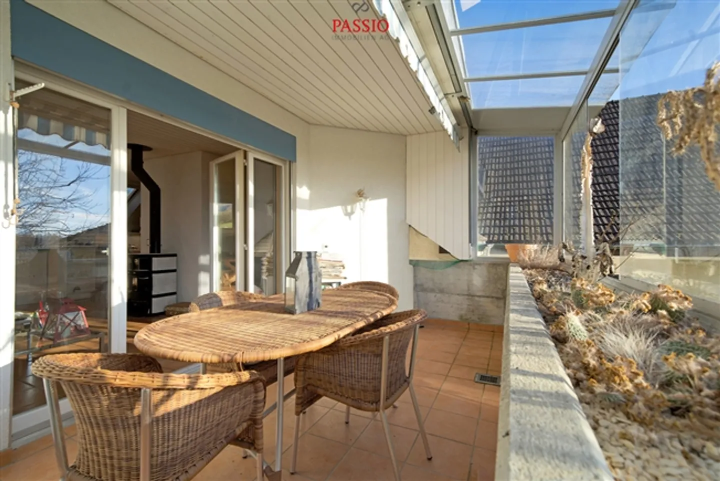 Appartement spacieux de 4,5 pièces avec cheminée dans un emplacement calme - Photo 2 sur 19