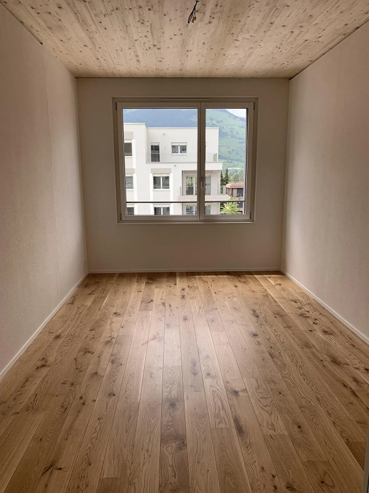 Appartement lumineux de 4,5 pièces dans un emplacement central à quelques pas de la gare - Photo 16 sur 27