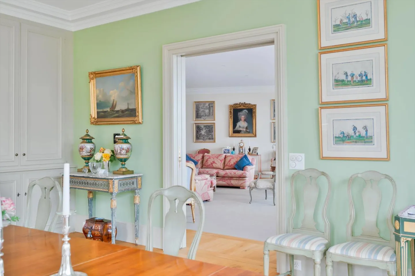 A Mansion on the Shores of Lake Geneva ? Prestige, Space, and Light - Photo 7 of 13