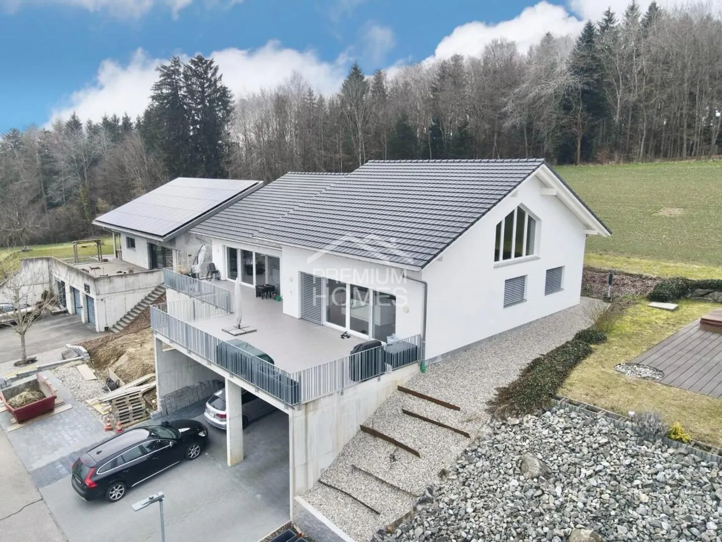 Modern Semi-Detached House in Natural Residential Area - Photo 3 of 10