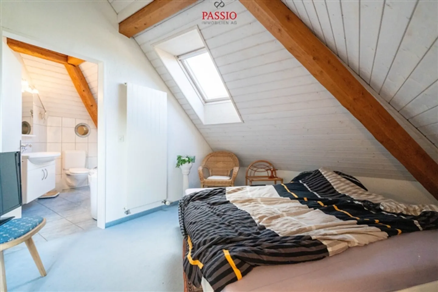 Appartement spacieux de 4,5 pièces avec cheminée dans un emplacement calme - Photo 10 sur 19