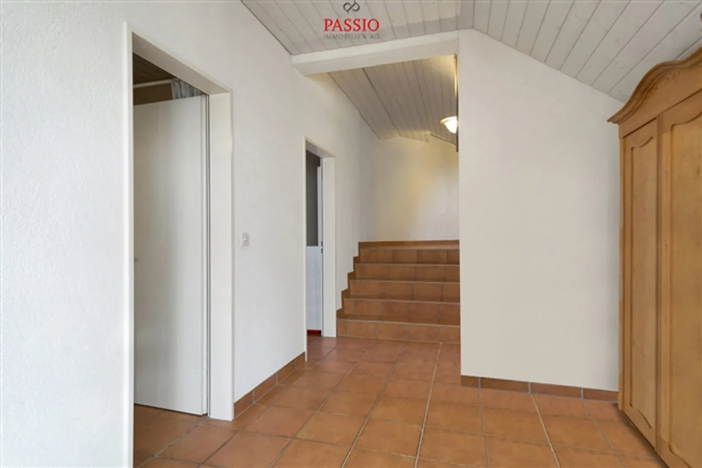 Appartement spacieux de 4,5 pièces avec cheminée dans un emplacement calme - Photo 11 sur 19