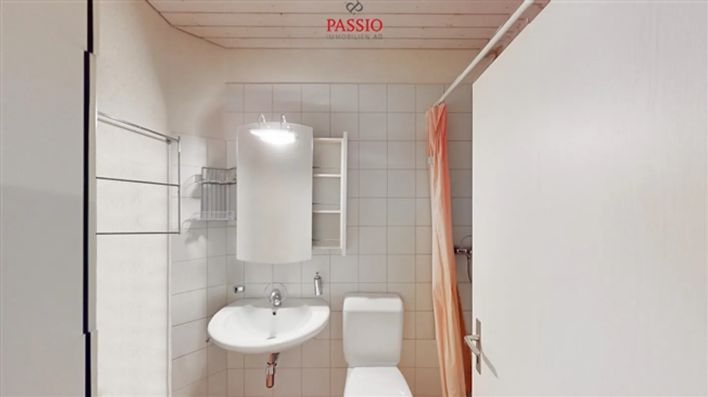 Appartement spacieux de 4,5 pièces avec cheminée dans un emplacement calme - Photo 12 sur 19