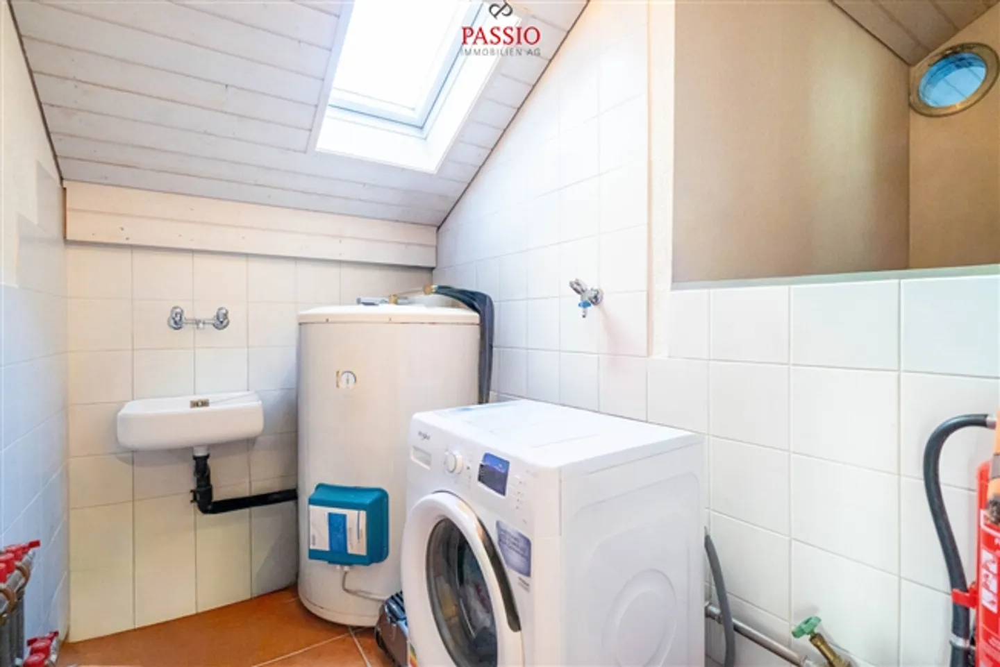 Appartement spacieux de 4,5 pièces avec cheminée dans un emplacement calme - Photo 14 sur 19