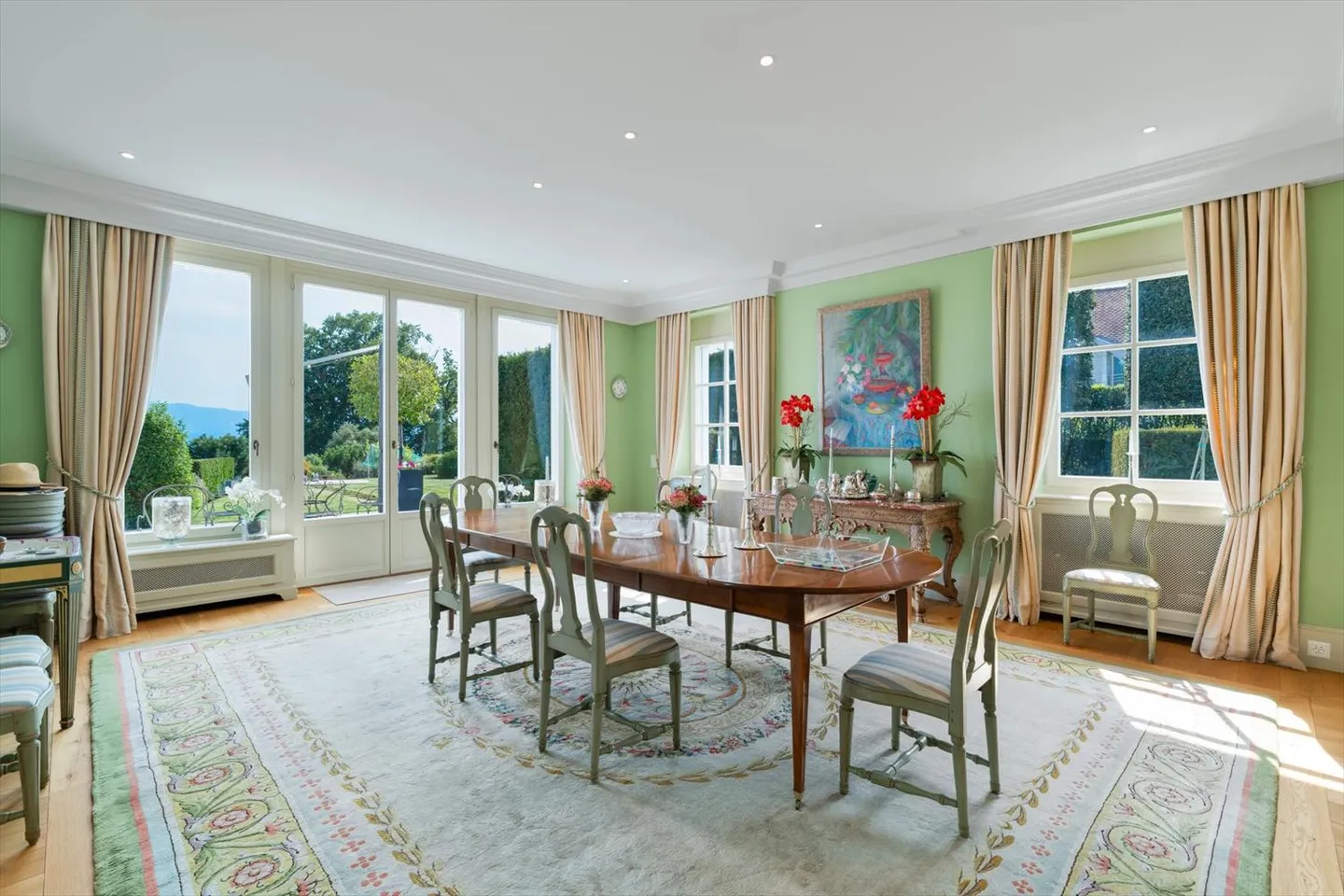 A Mansion on the Shores of Lake Geneva ? Prestige, Space, and Light - Photo 9 of 13