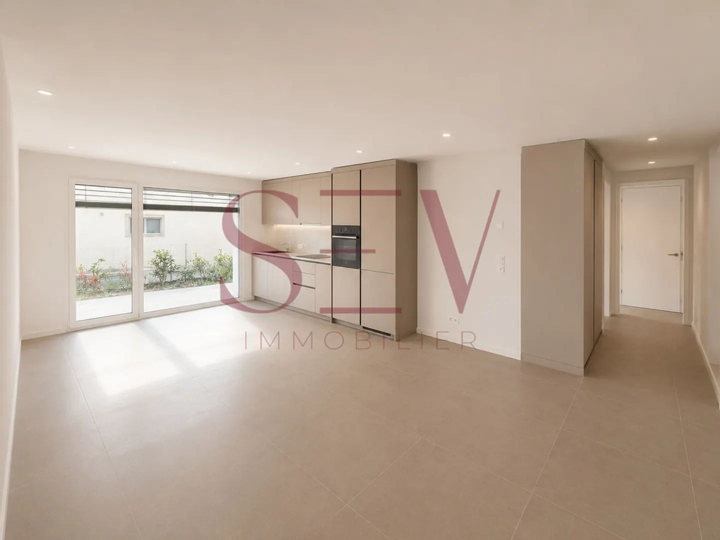 Bel Appartement avec Terrasse - Photo 2 sur 5