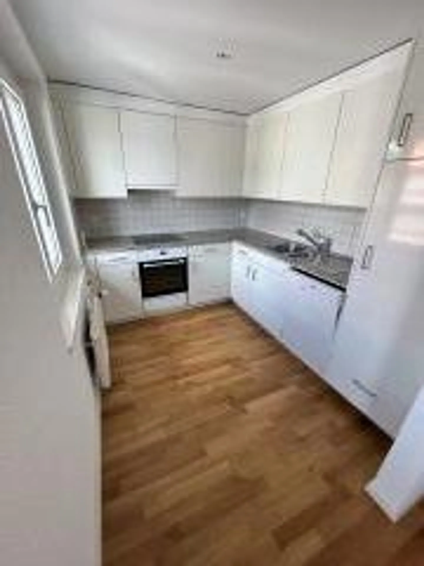 2.5 Room Apartment in Neuhausen - Photo 2 of 9