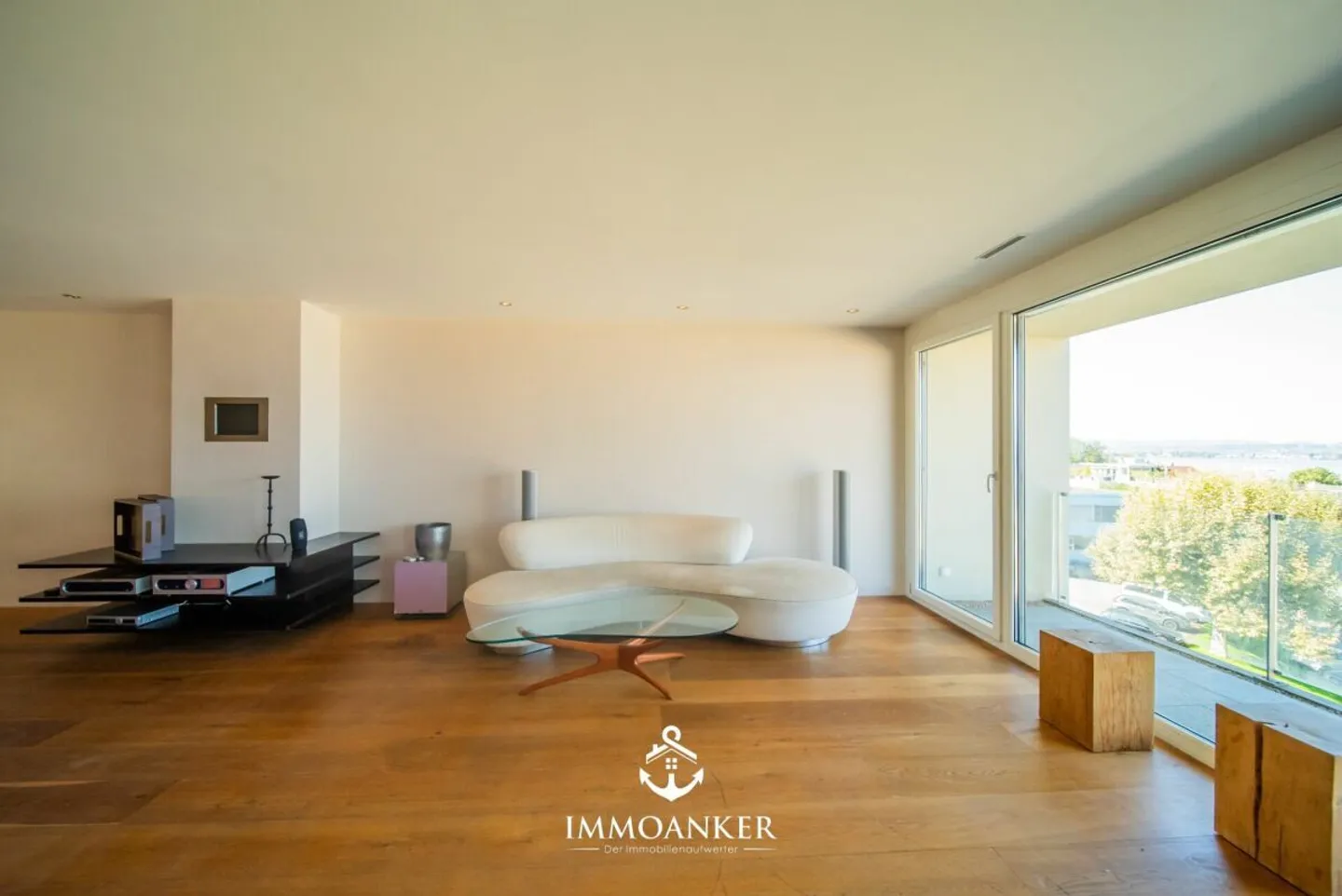 Licht. Raum. Weitblick - Exklusive 4.5 Zimmer Loftwohnung in Altendorf - Foto 3 von 13