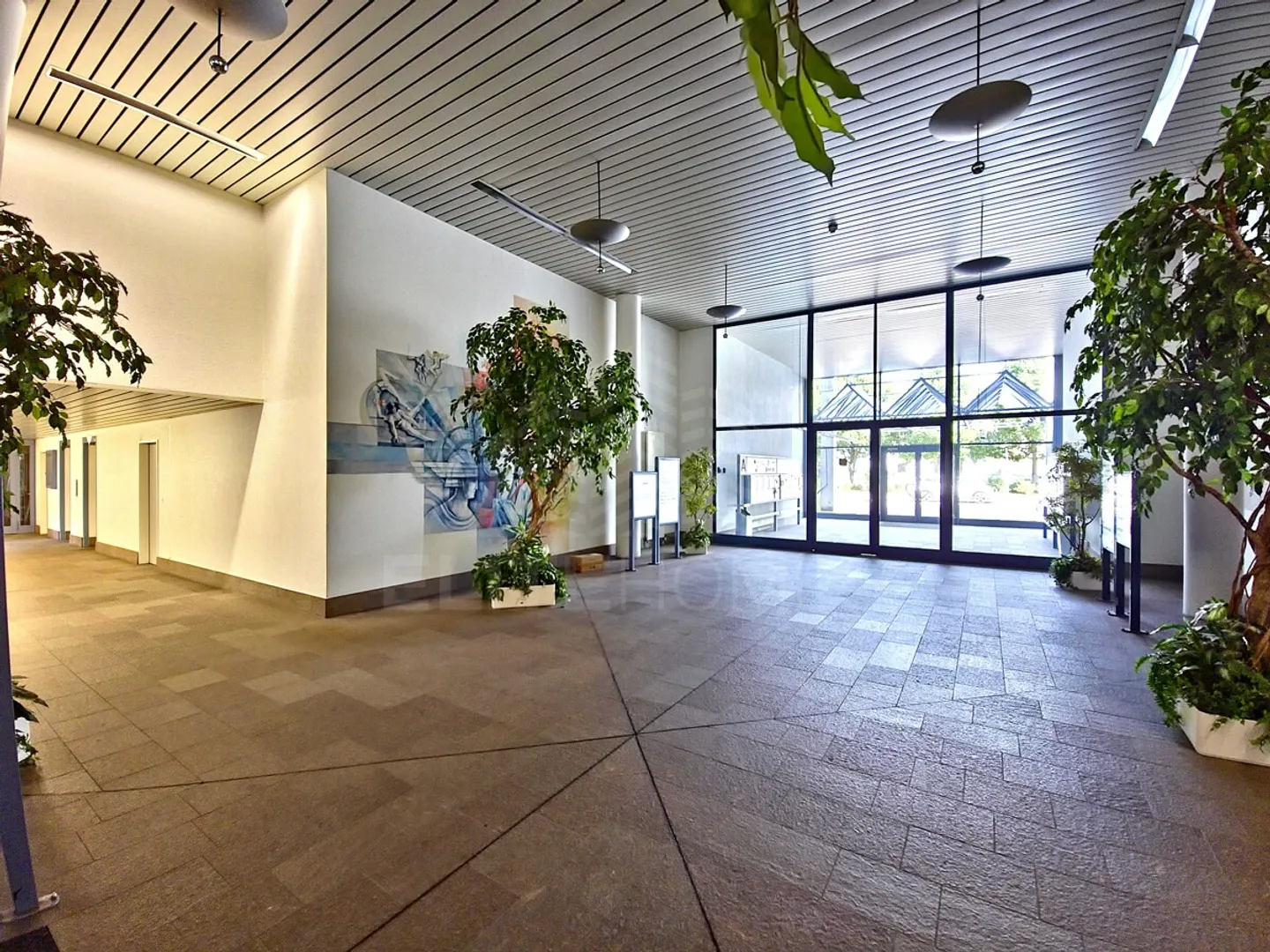 TOP OFFICE SPACE ROTKREUZ WHERE SUCCESS BEGINS - Photo 2 of 9