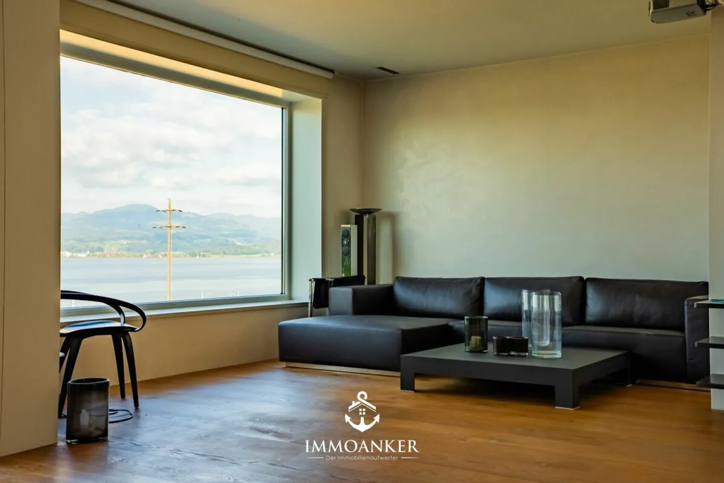 Licht. Raum. Weitblick - Exklusive 4.5 Zimmer Loftwohnung in Altendorf - Foto 4 von 13