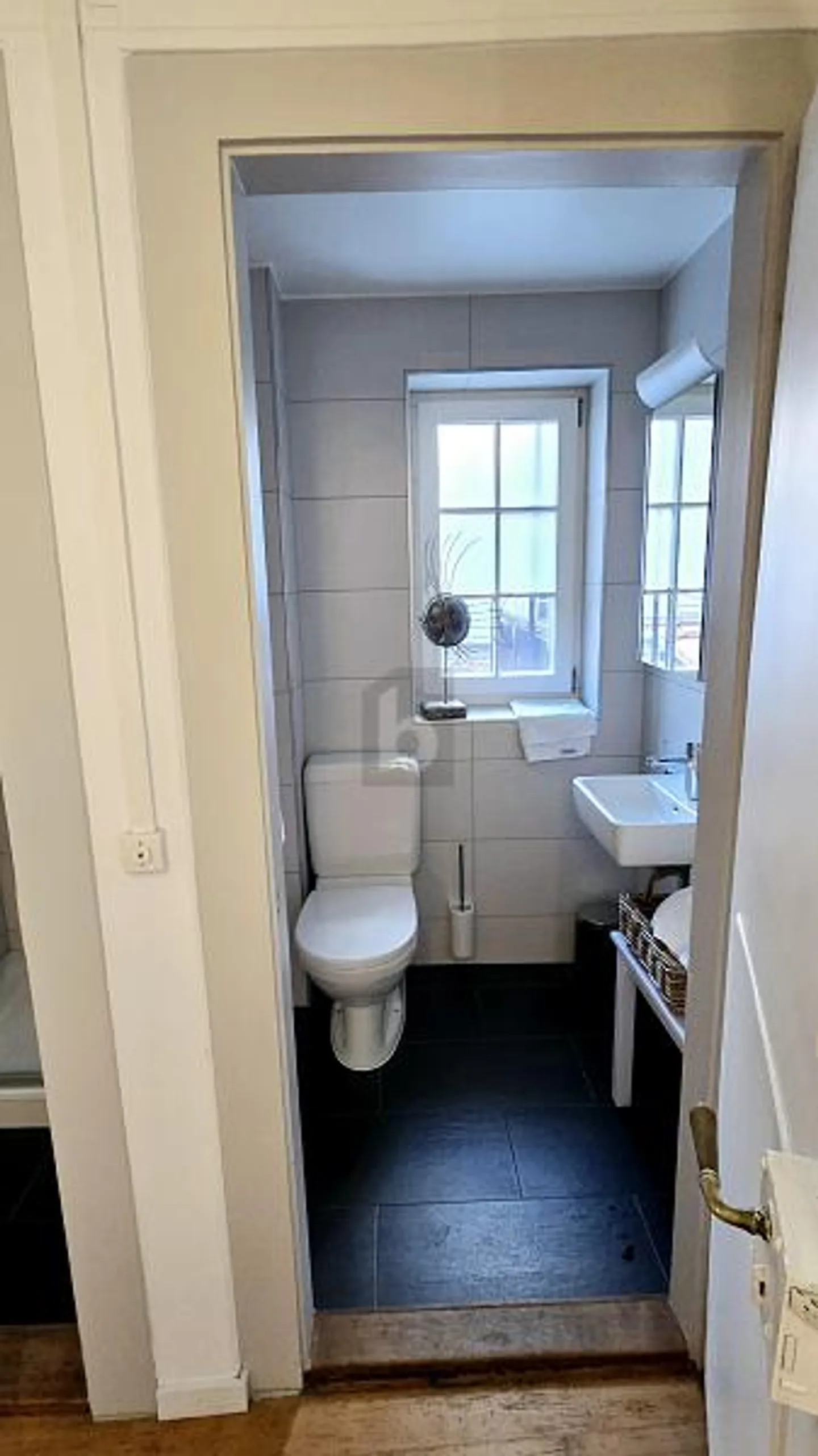 BÜRO IM HERZEN DER ALTSTADT VON MORAT - Foto 5 von 6