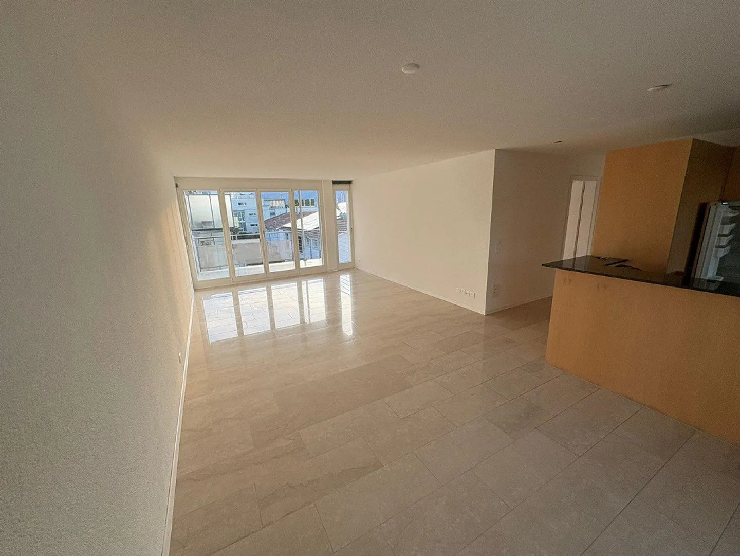 Bright 4.5-room apartment with balcony and beautiful view in Belp - Photo 2 of 8