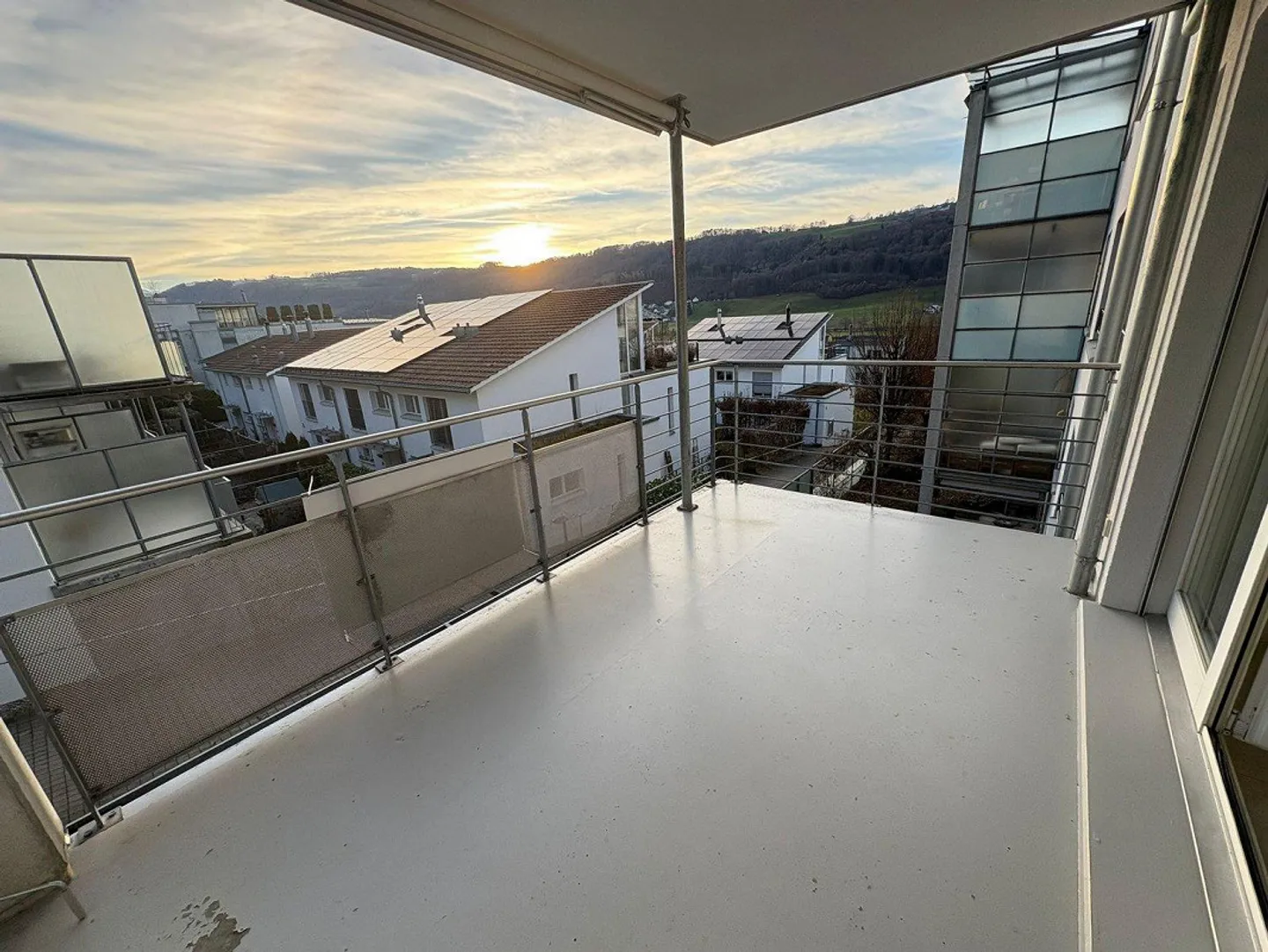 Bright 4.5-room apartment with balcony and beautiful view in Belp - Photo 1 of 8