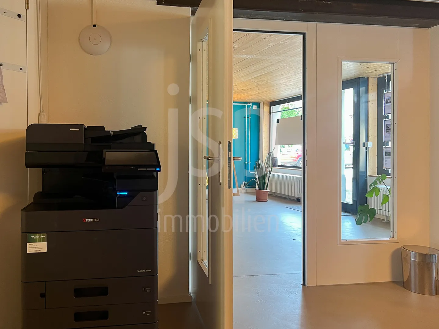 Mitten im Dorf; Räumlichkeiten für Gewerbe, Büro, Verkauf - Foto 7 di 9