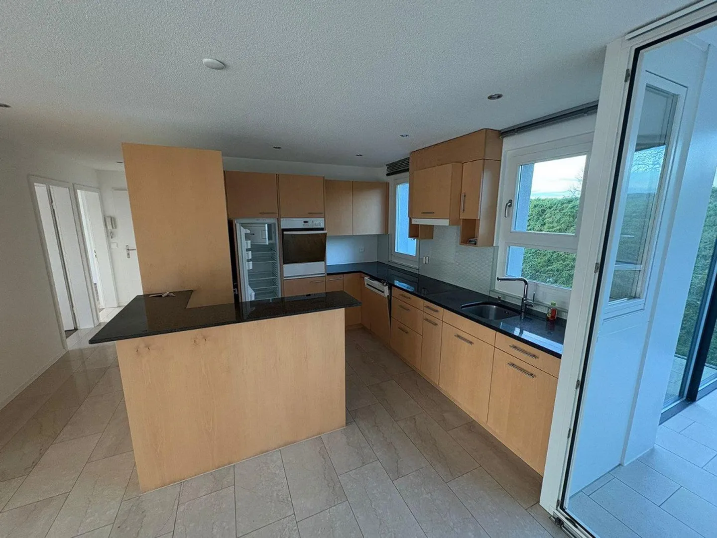 Bright 4.5-room apartment with balcony and beautiful view in Belp - Photo 5 of 8